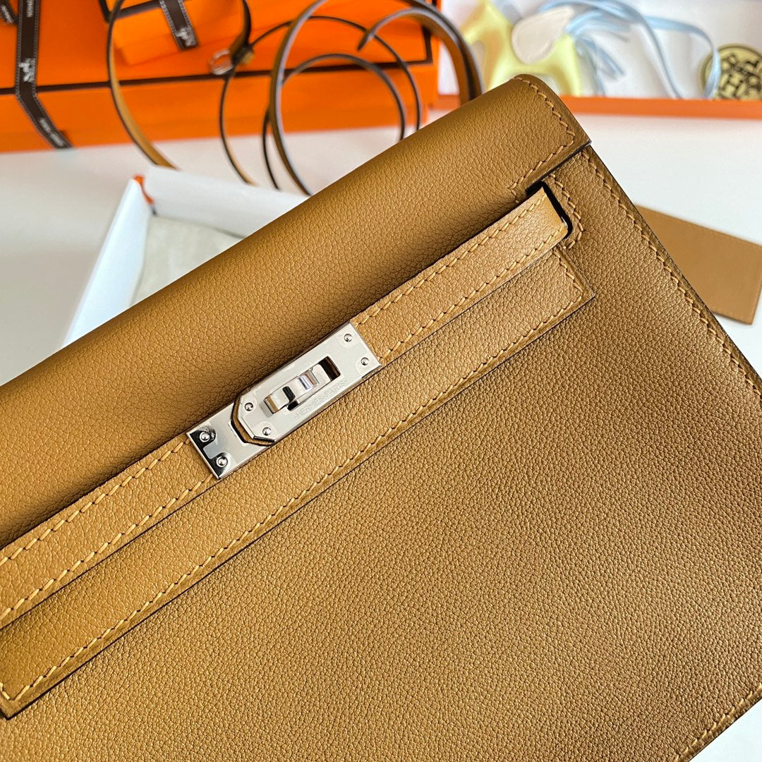 Kelly Danse II 22cm Gold Evercolor Leather Shw