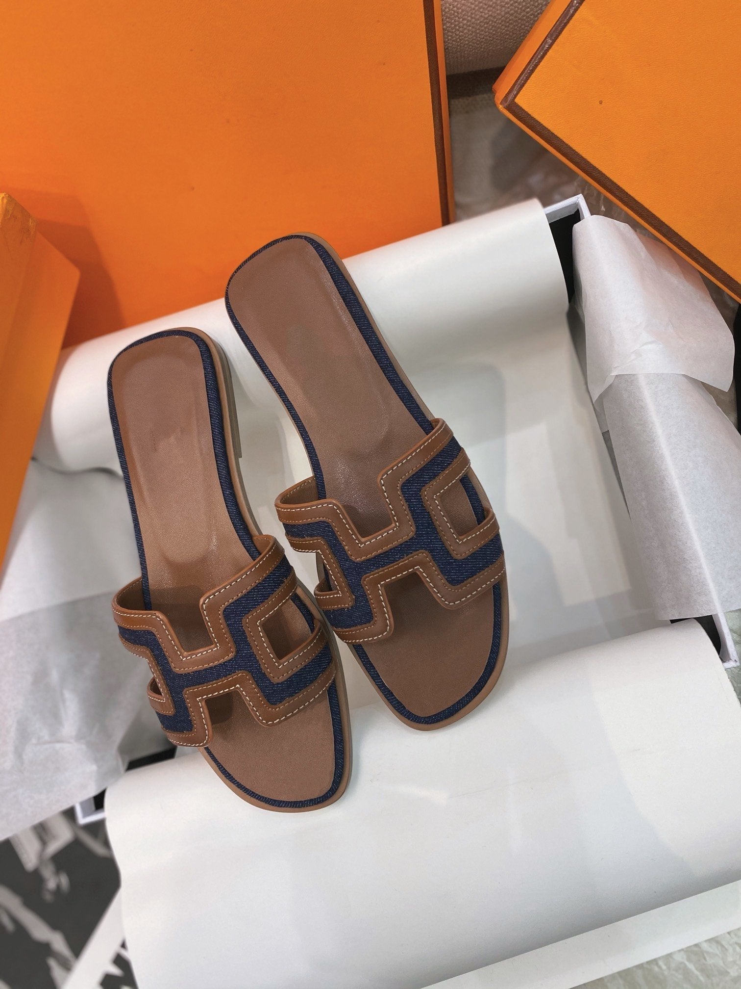 Oran Sandal Brown/Black Leather