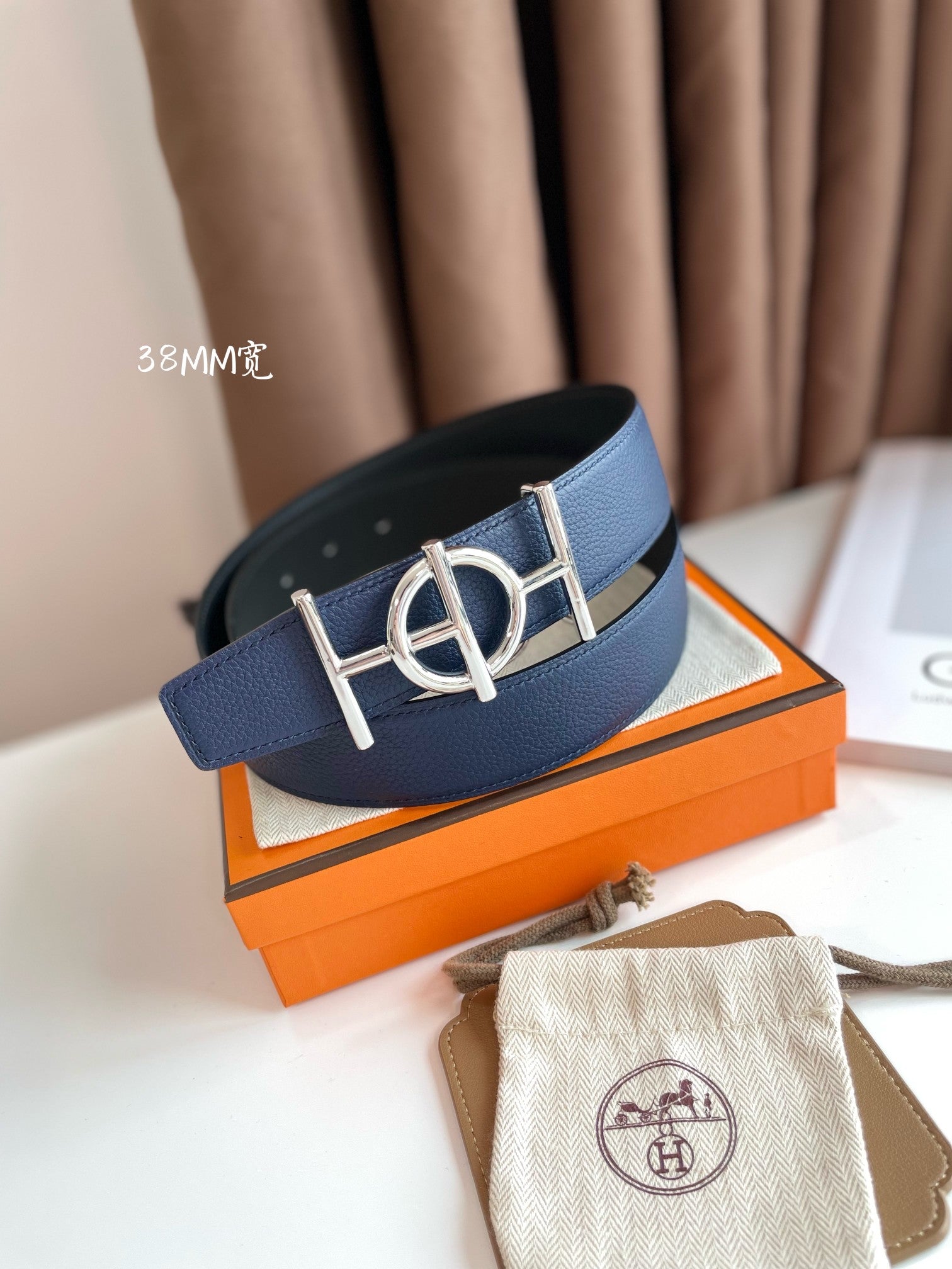 ULYSSE BELT BUCKLE & REVERSIBLE NAVY BLUE LEATHER STRAP 38MM SILVER HARDWARE