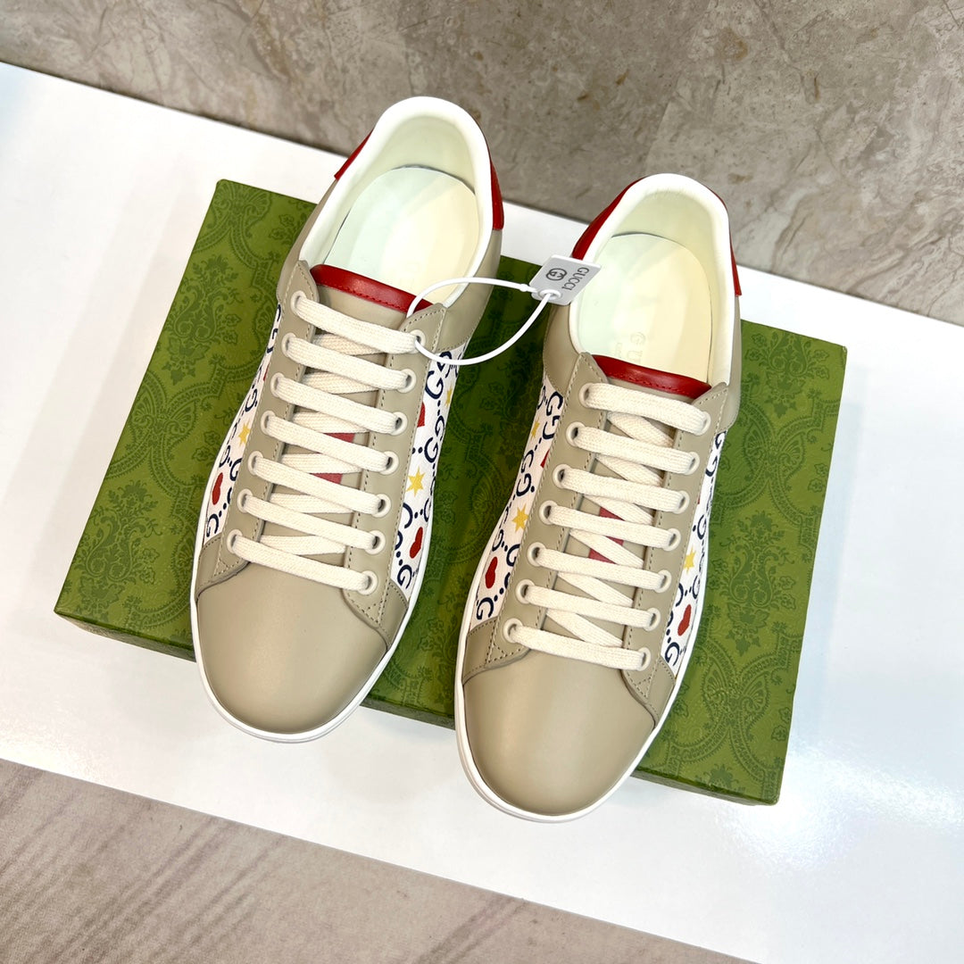 GG Men's Supreme Sneaker Light Cream Canvas Cowhide 525929