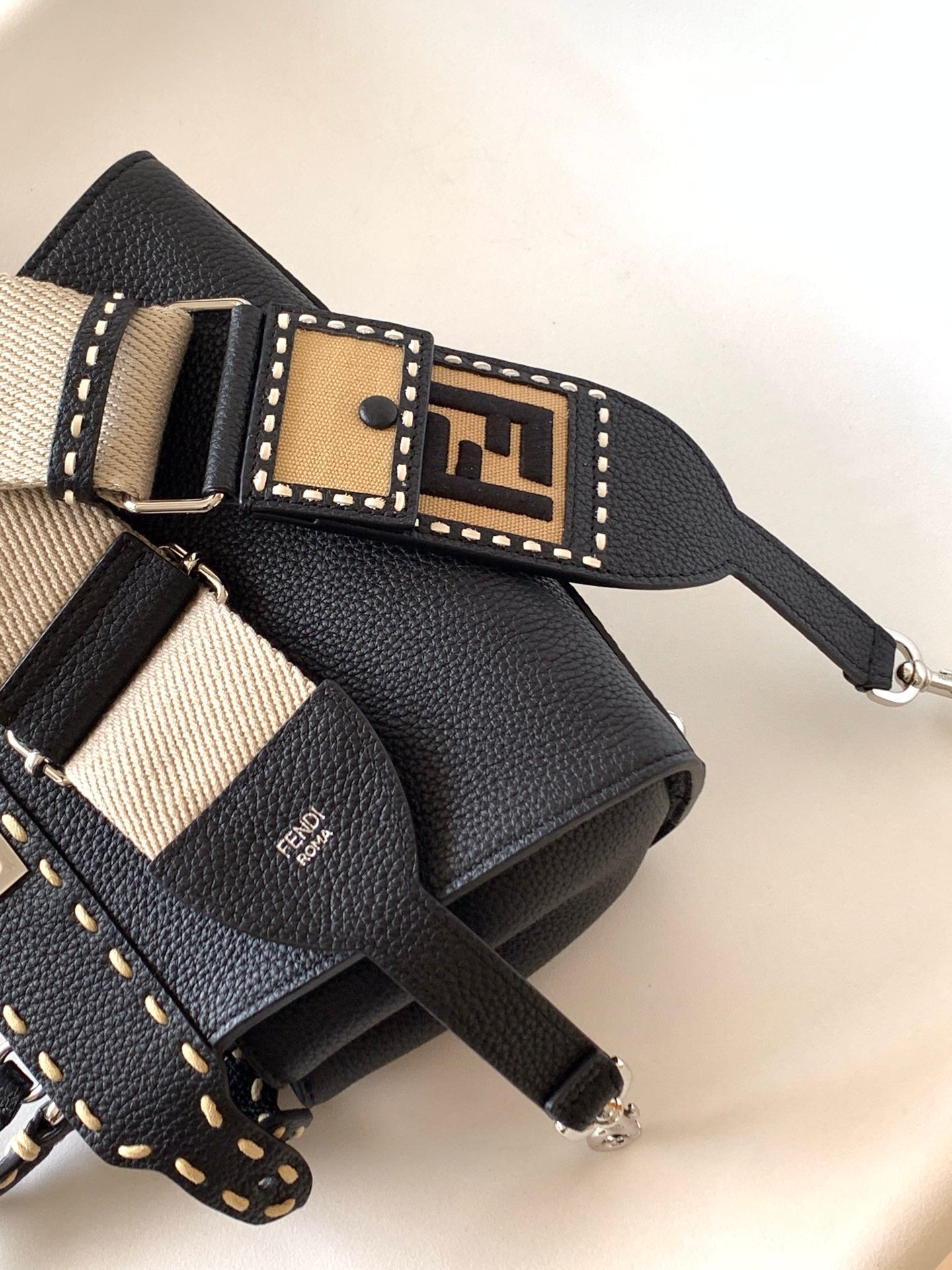 Peekaboo Mini Selleria Bag 23cm black leather shw with 220 hand-sewn stitches