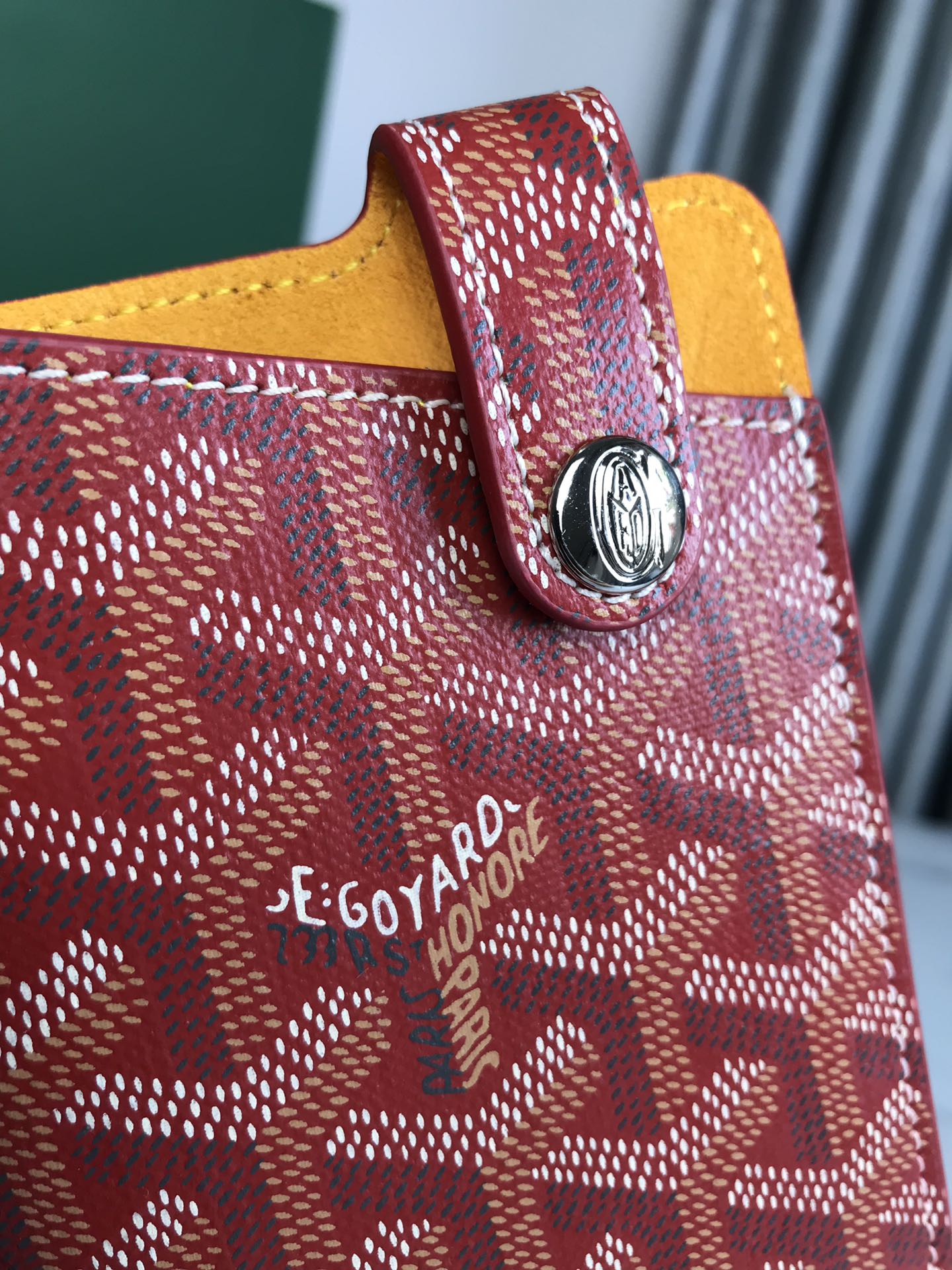 MONTMARTRE GM CASE 18 IN CLASSIC RED GOYARDINE CANVAS