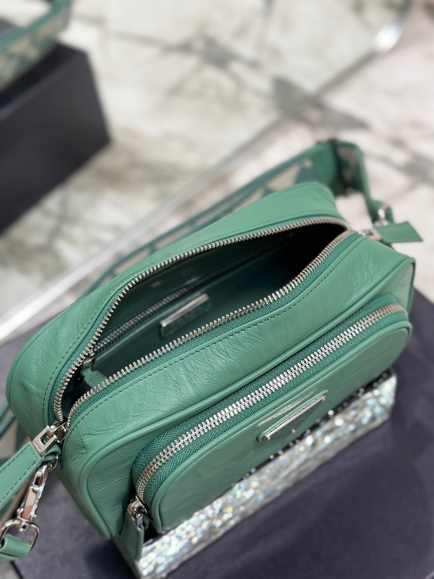 CAMERA BAG 23 IN CASTLETON GREEN WRINKLED LAMBSKIN