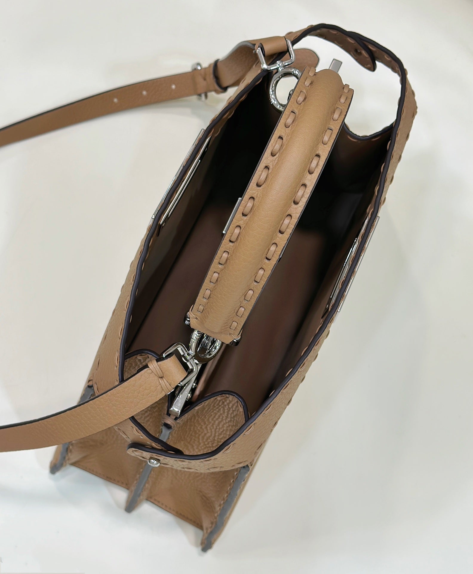 PEEKABOO ISEEU 33 IN CIDER BROWN GRAINED CALFSKIN SILVER HARDWARE