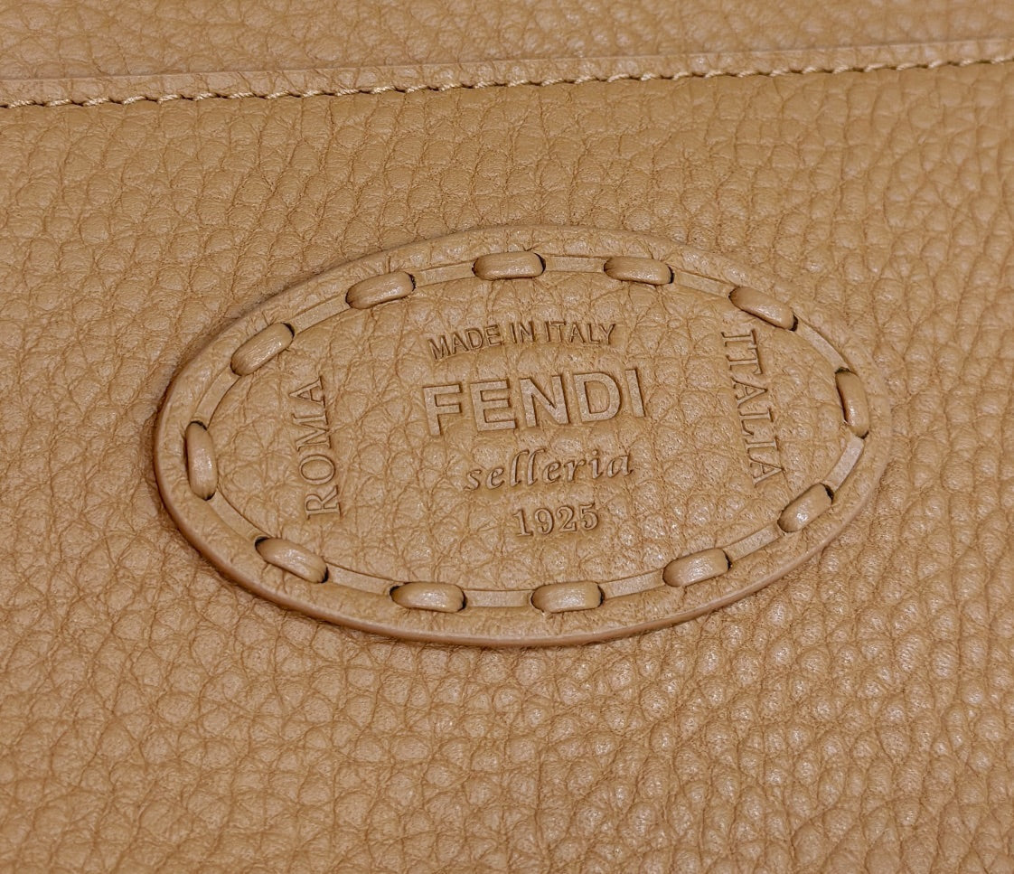 PEEKABOO ISEEU 33 IN CIDER BROWN GRAINED CALFSKIN SILVER HARDWARE