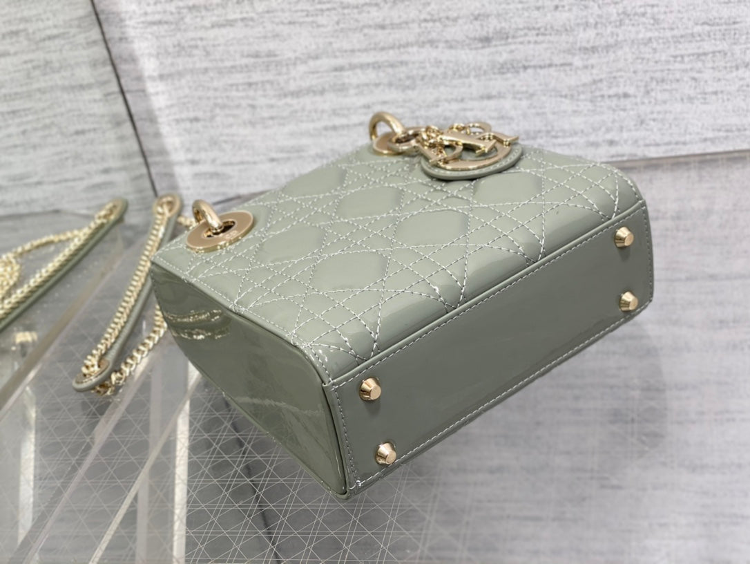 mini lady 17 rock gray patent calfskin