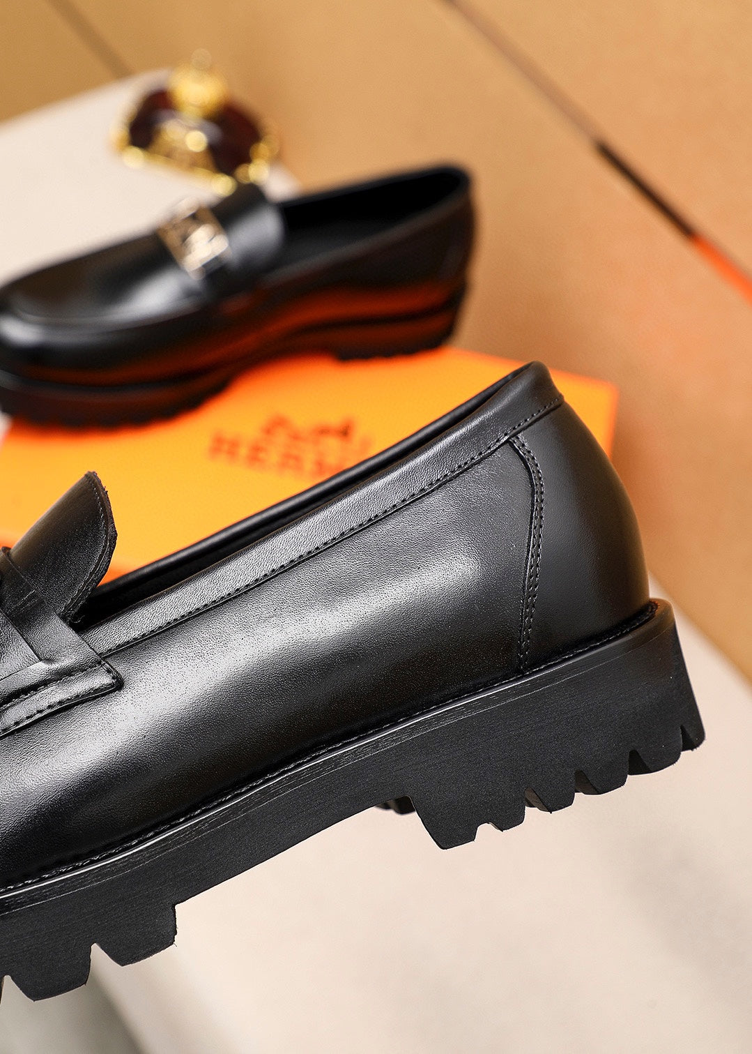 HM GOLD BUCKLE FAUBOURG LOAFER BLACK CALFSKIN