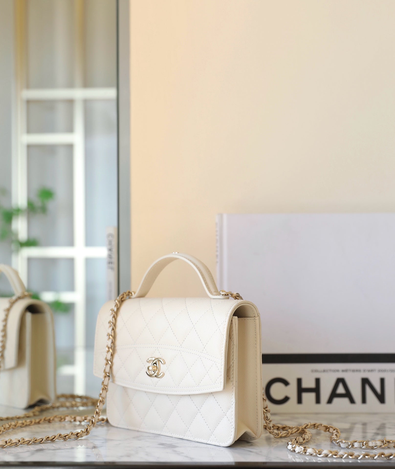 CC 25C Top Handle 18cm Cream Grained Calfskin