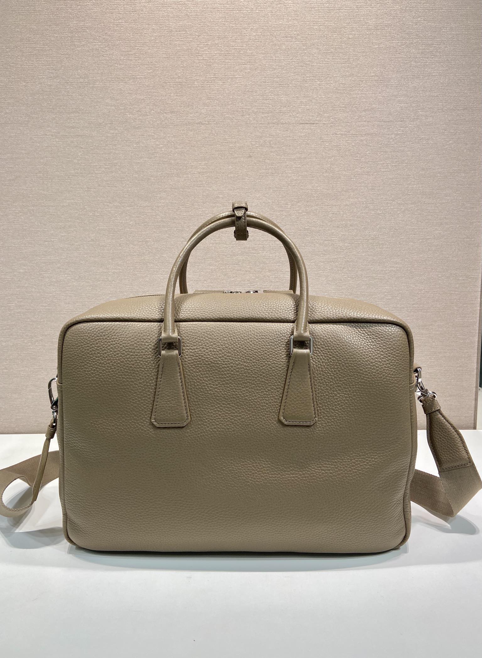 BRIEFCASE 40 IN DRIED MOSS GRAINED CALFSKIN