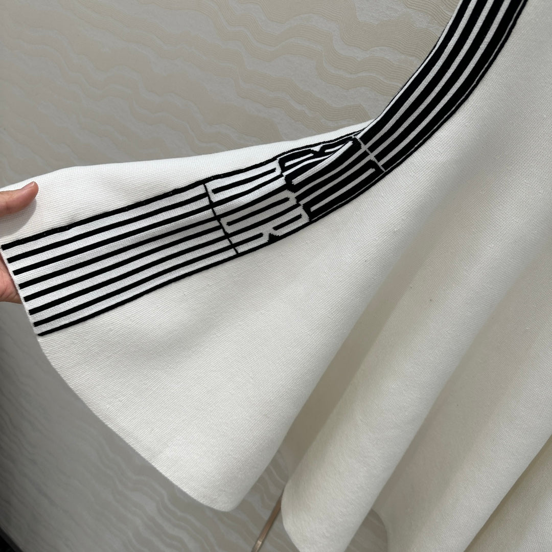 CD U-neck Large A-line Skirt White Viscose Polyamide