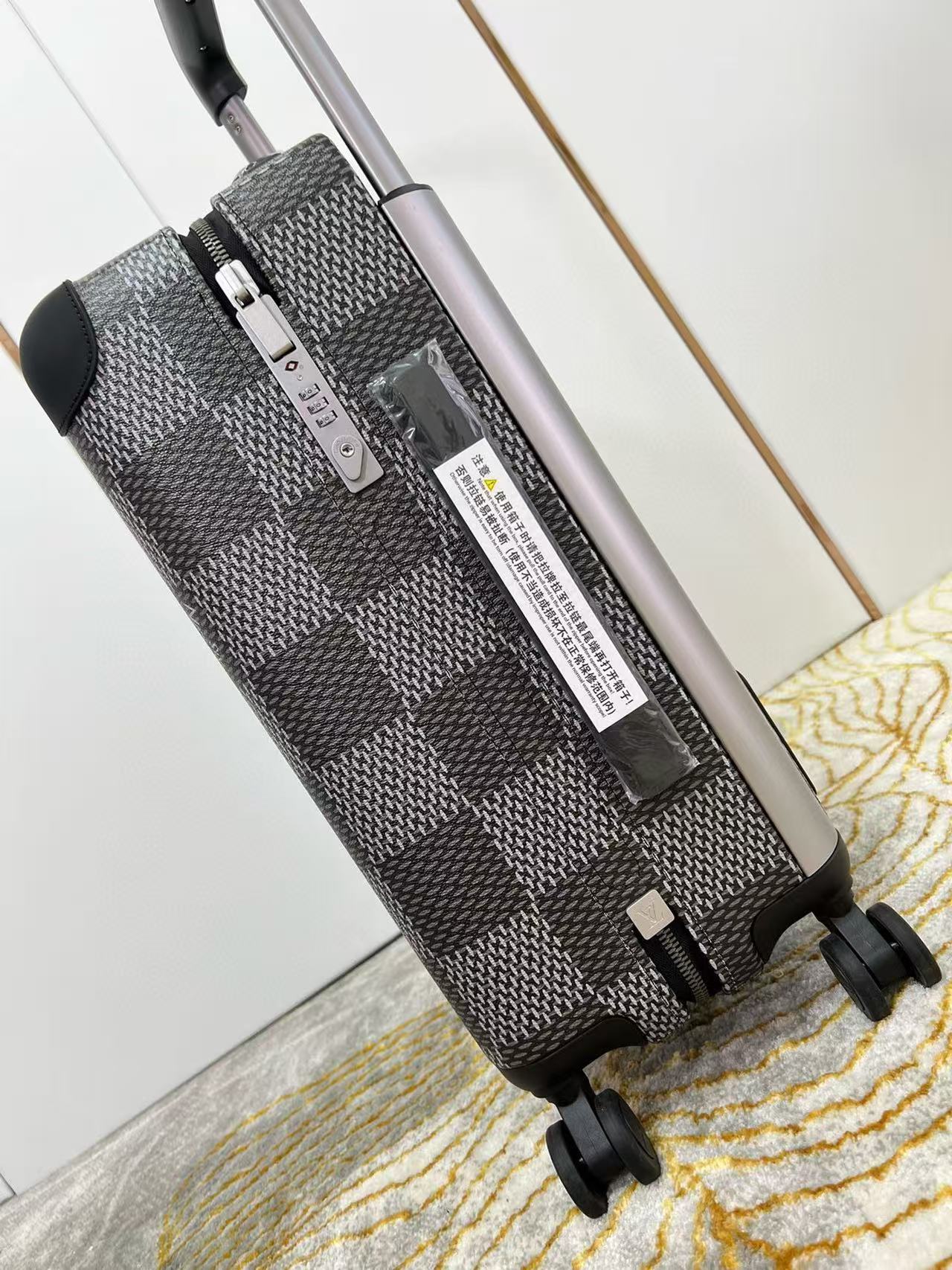 Louis Vuitton Horizon 55 Plaid Suicase Gray Black Leather