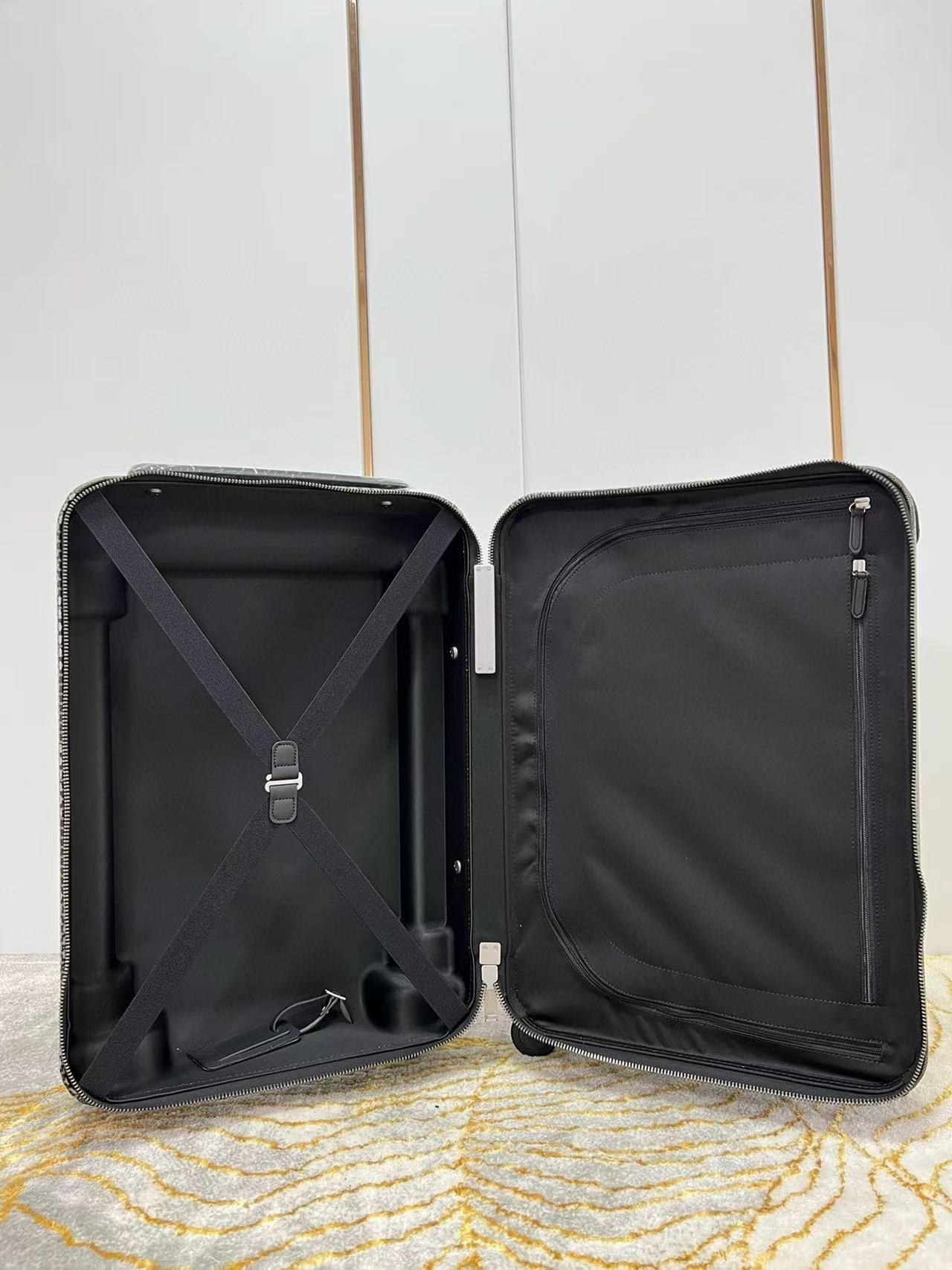 Louis Vuitton Horizon 55 Plaid Suitcase Gray Black Leather