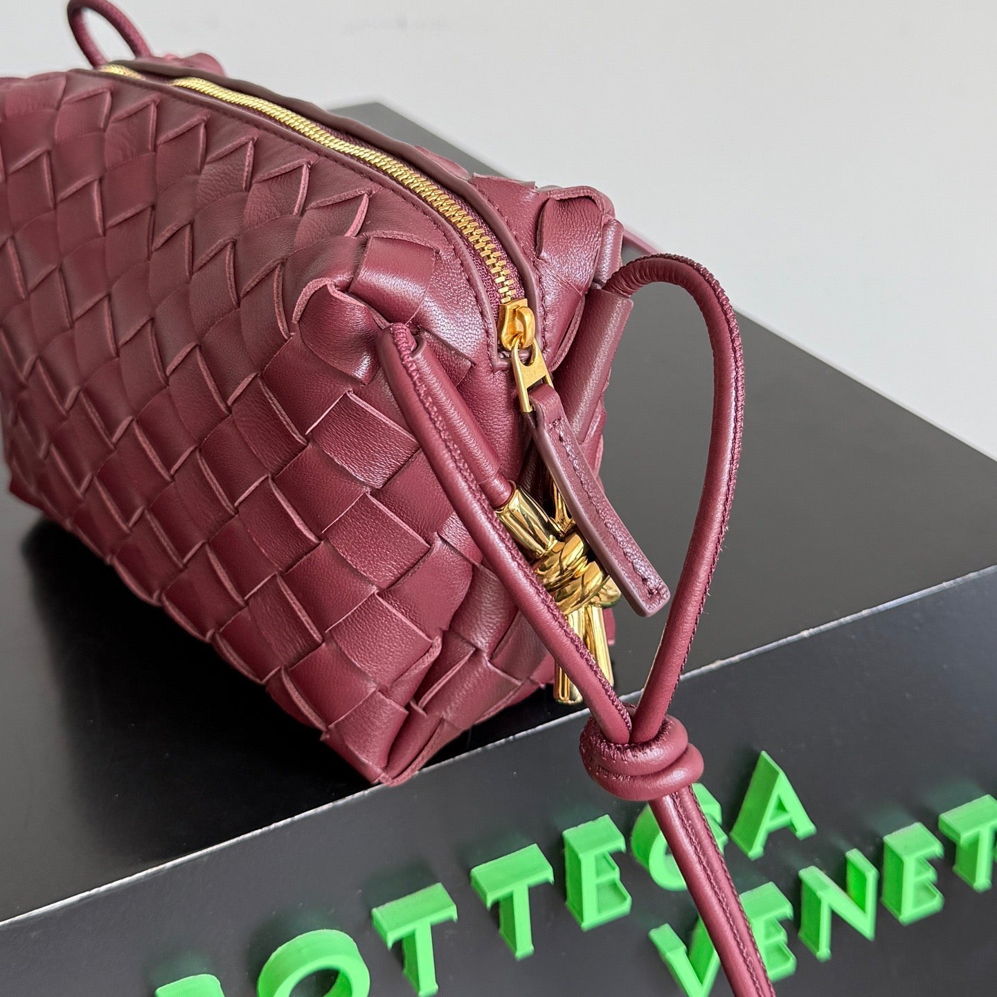 Bottega Veneta 2026 Mini Loop Metal Knot Camera Bag 17cm Burgundy Lambskin