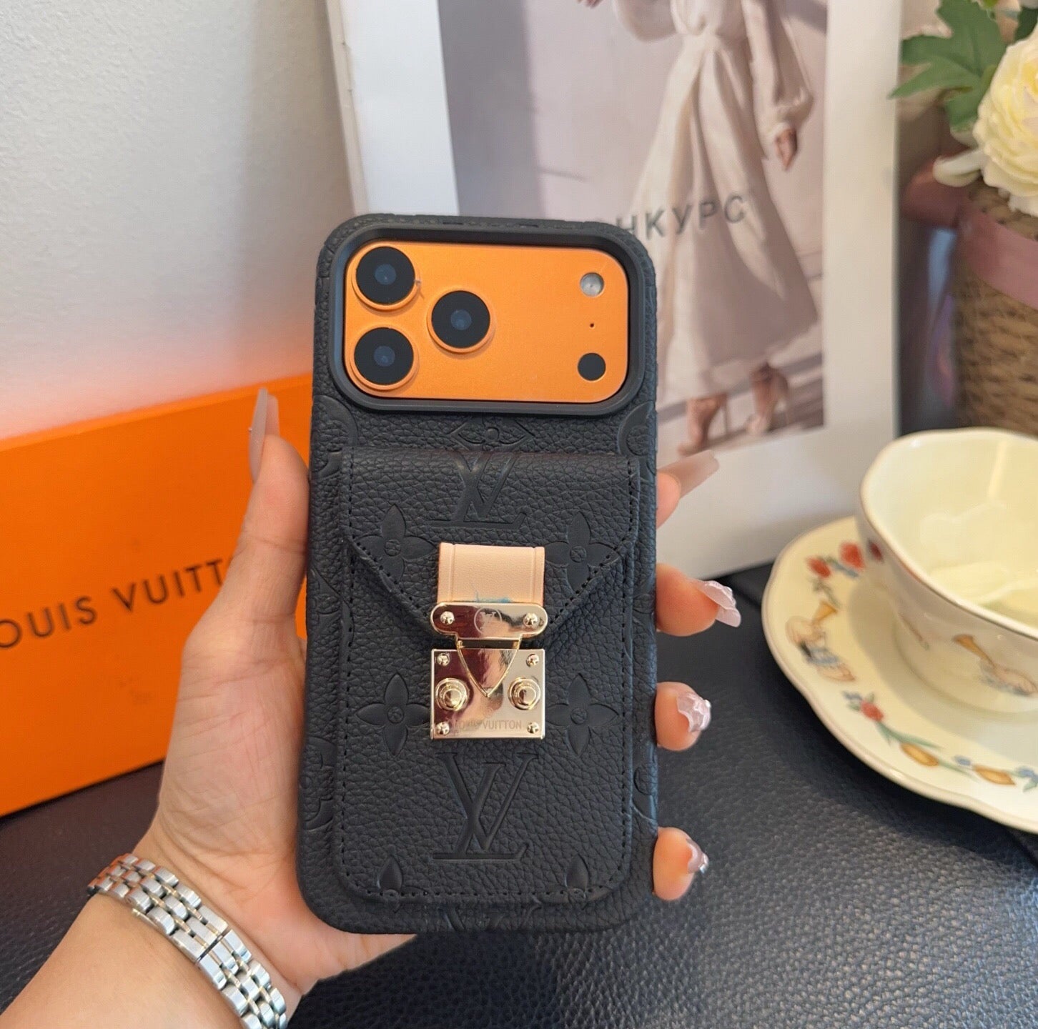 Louis Vuitton Monogram Card Holder Phone Case 400372
