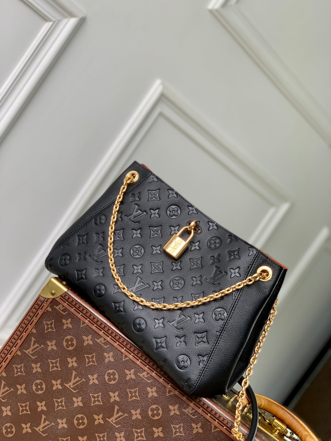 Anytime 34cm Tote Bag Black Gold Empreinte leather 251564