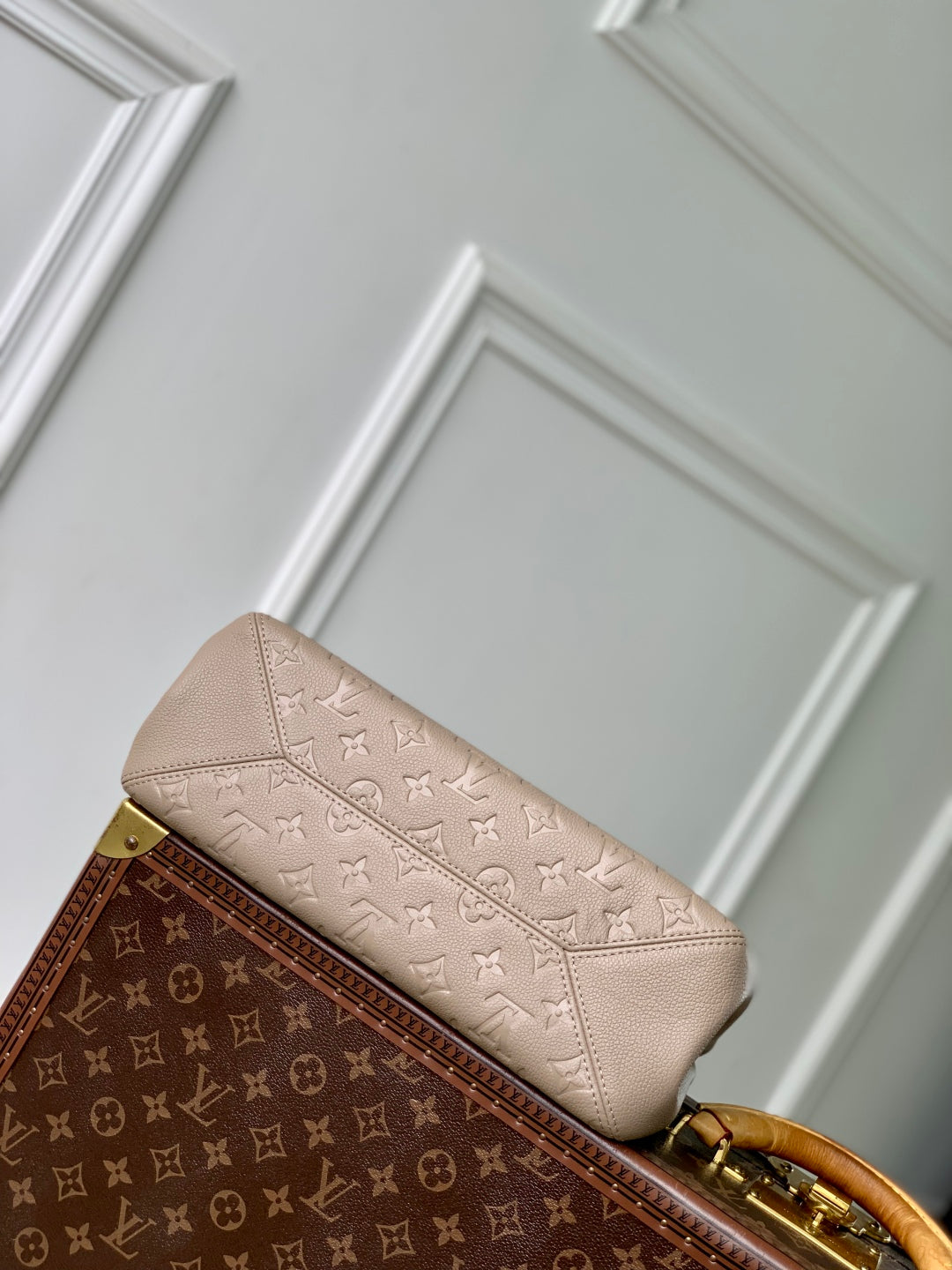 Anytime 34cm Tote Bag Beige Gold Empreinte leather 251566