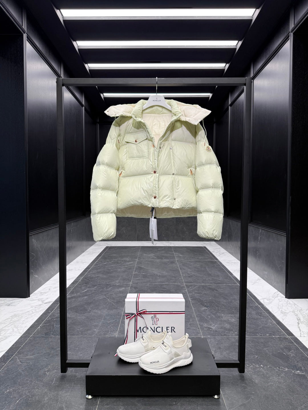 MC 2025 Short Down Jacket Light Yellow Green Polyester