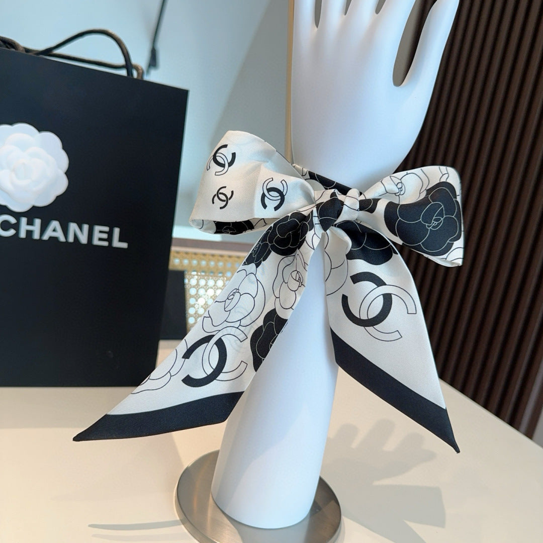 CC  Twilly Mini Scarf 120cm White  Black Mulberry Silk 953291
