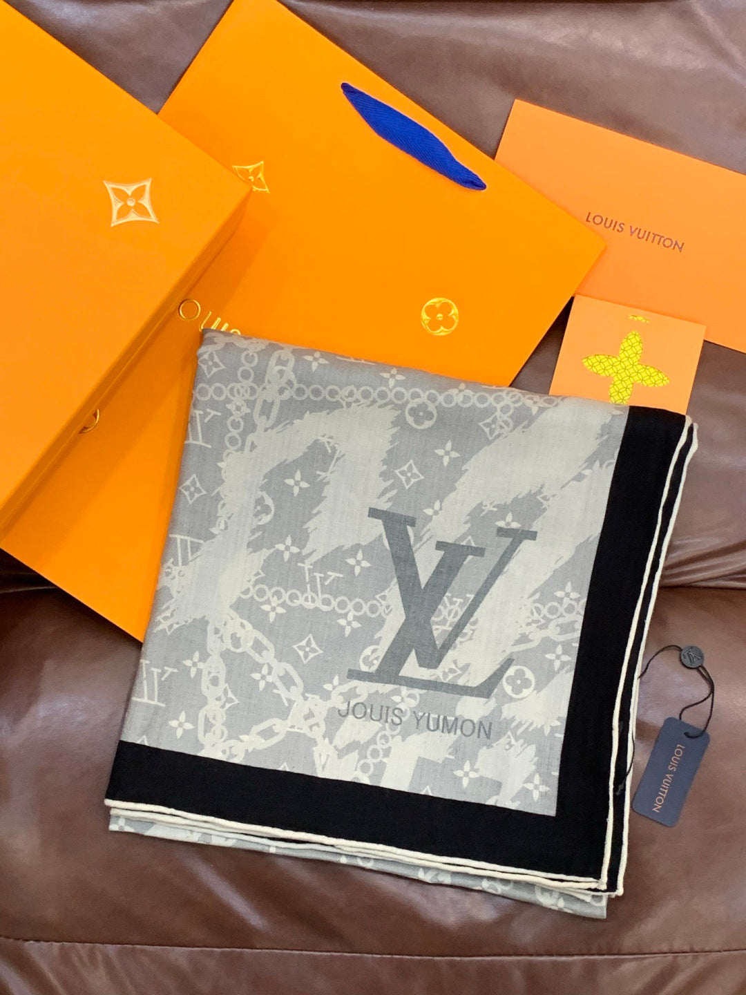 LV Double-Sided Shawl Scarf 140cm Gray Black Silk Cashmere 976739