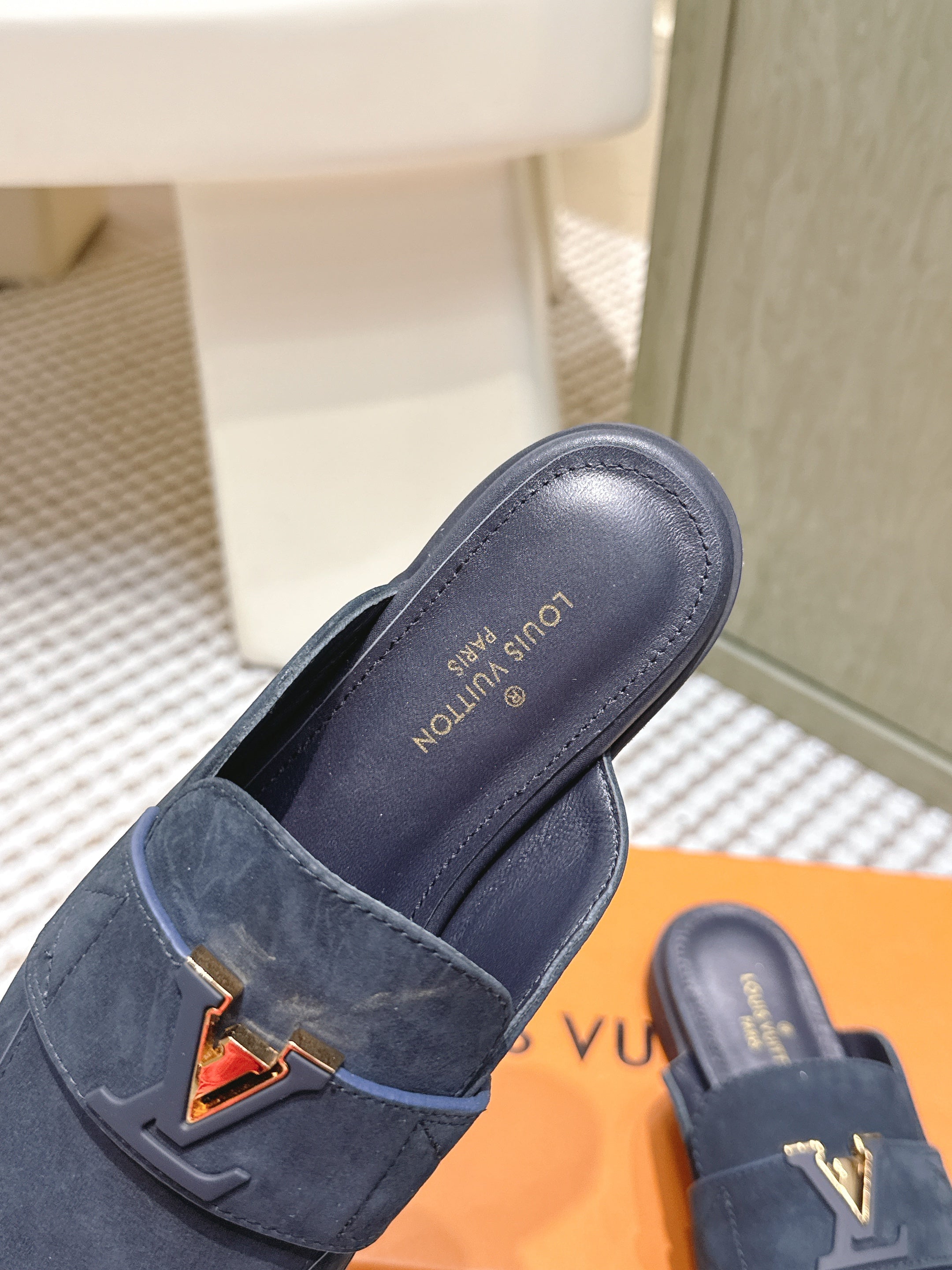 LV 26ss Mule Navy Blue Suede 657813