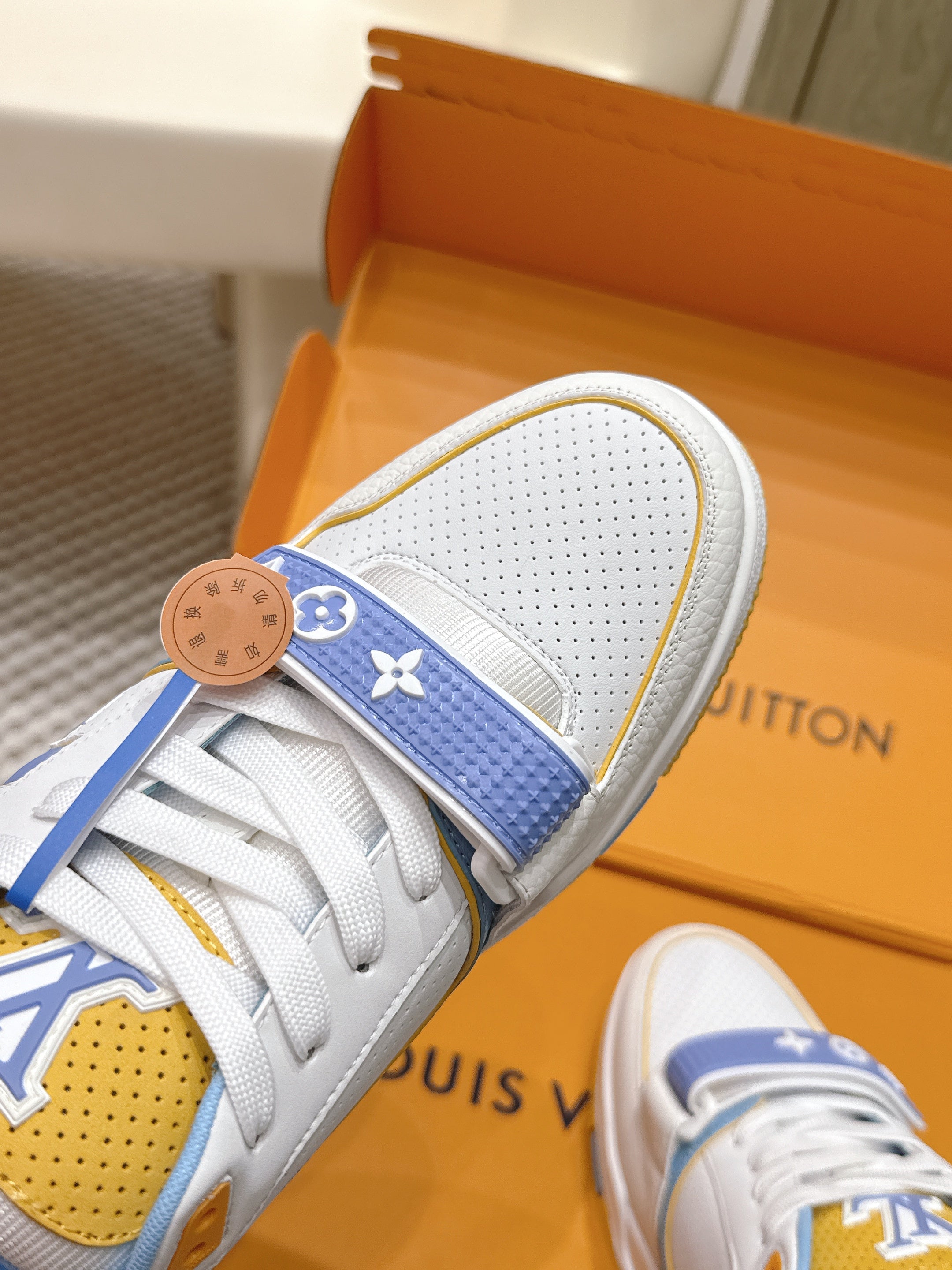 LV 26ss Trainer Sneakers White Blue Yellow Cowhide 657927