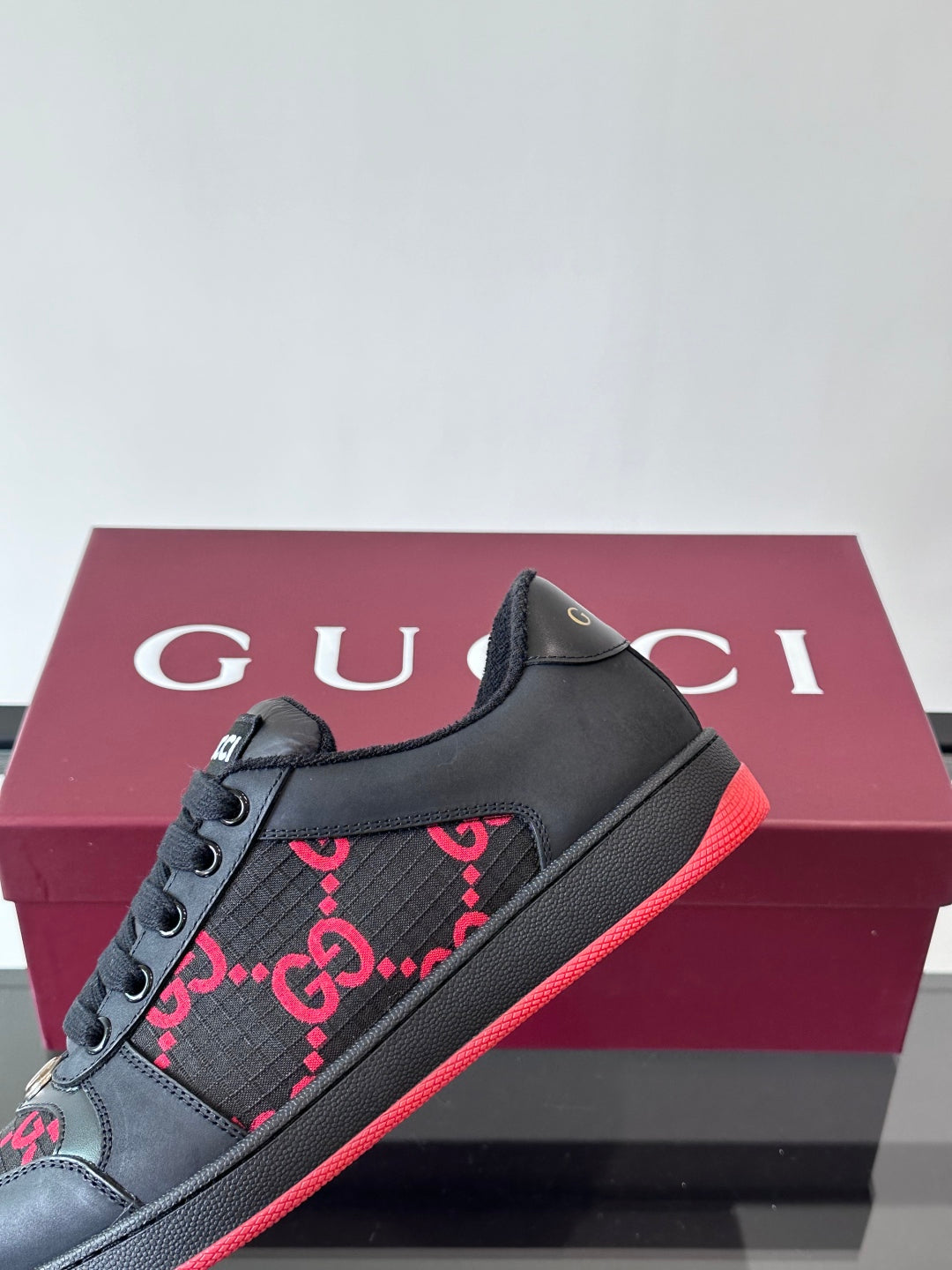 GG Men's Screener Sneaker Black Red Canvas 524670