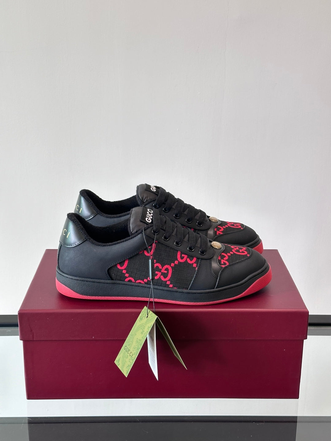 GG Men's Screener Sneaker Black Red Canvas 524670