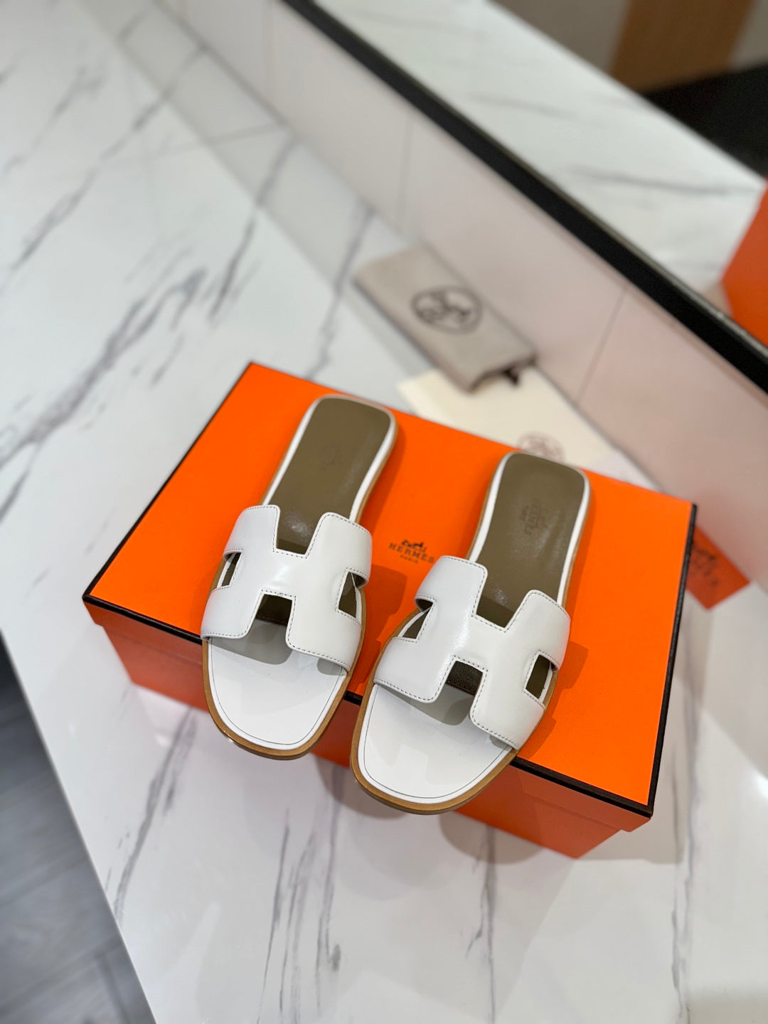 HM Oran Sandal White Etoupe Cowhide 294858