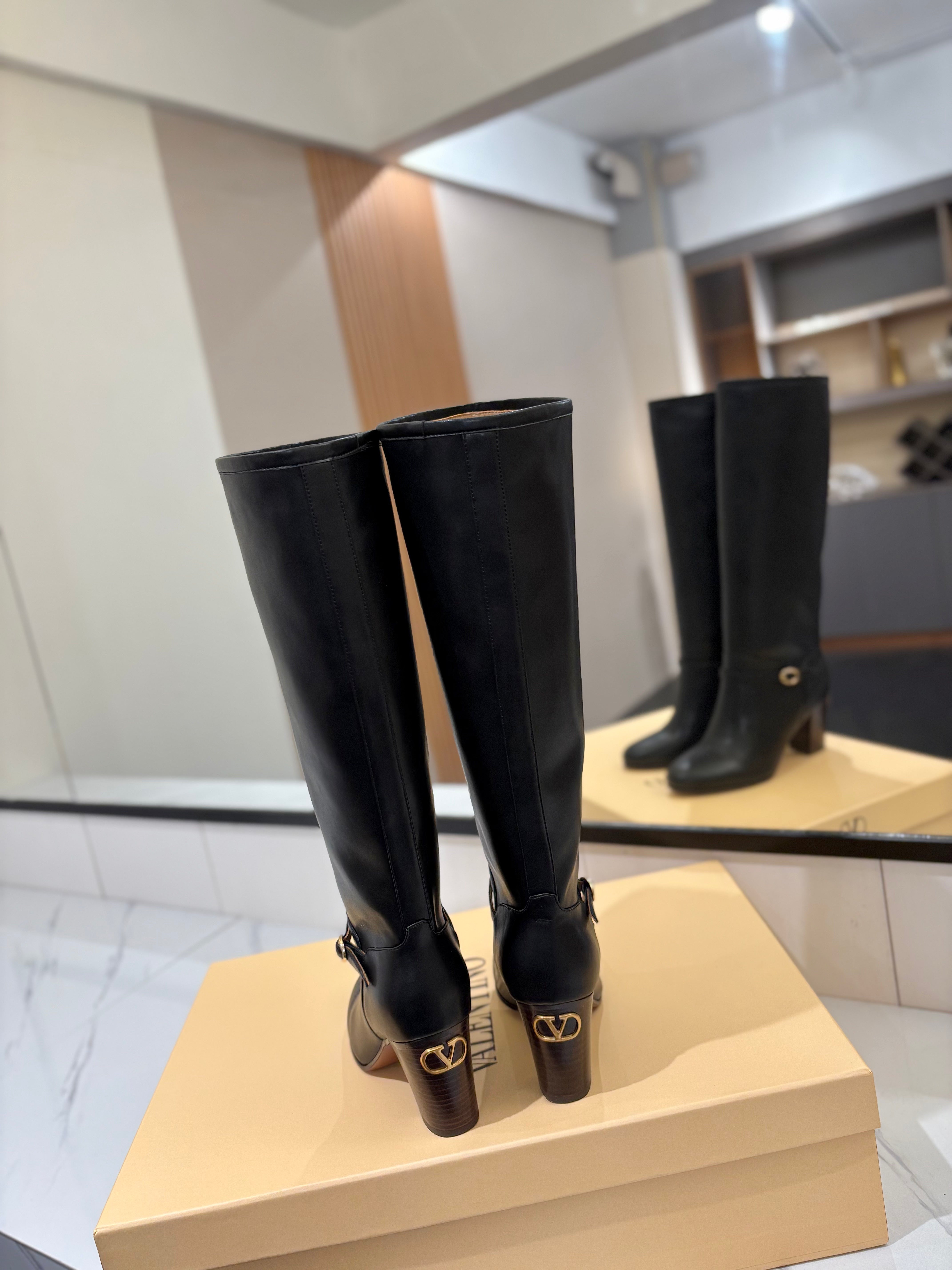 Valentino 2025 Pattie High Boot Black Calfskin 560743