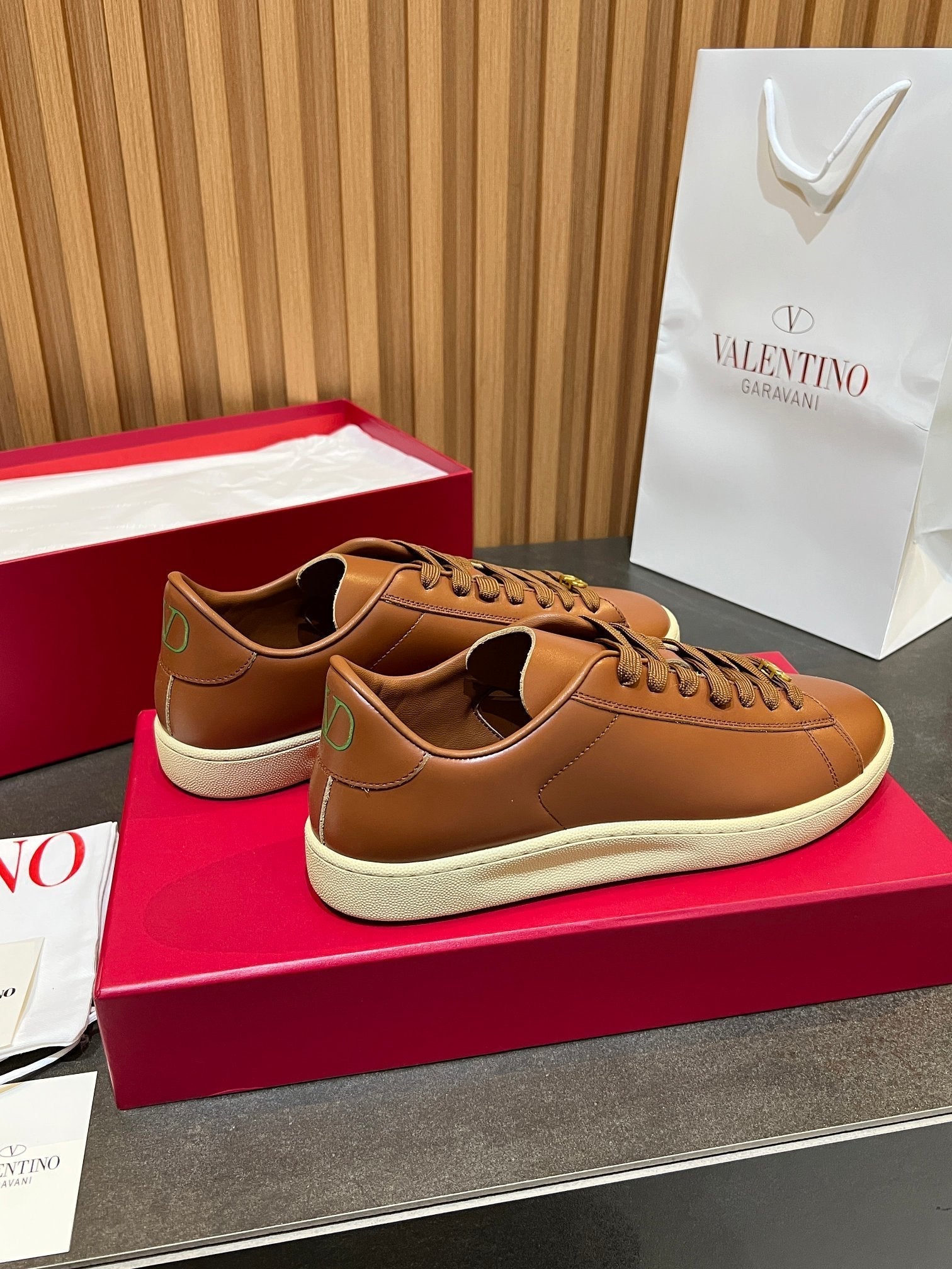 VT 25S  Casual Sneakers Camel Brown Cowhide 563093