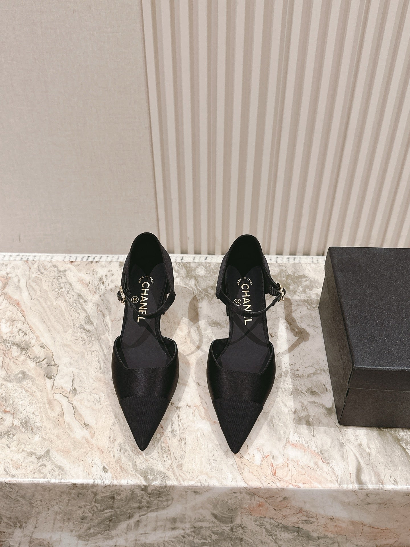 CC 25 Mary Jane Heels Silk and Sheepskin 267845