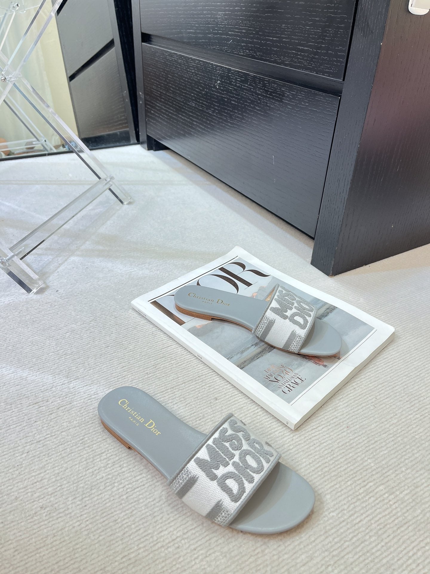 dway slide embroidered grey cotton