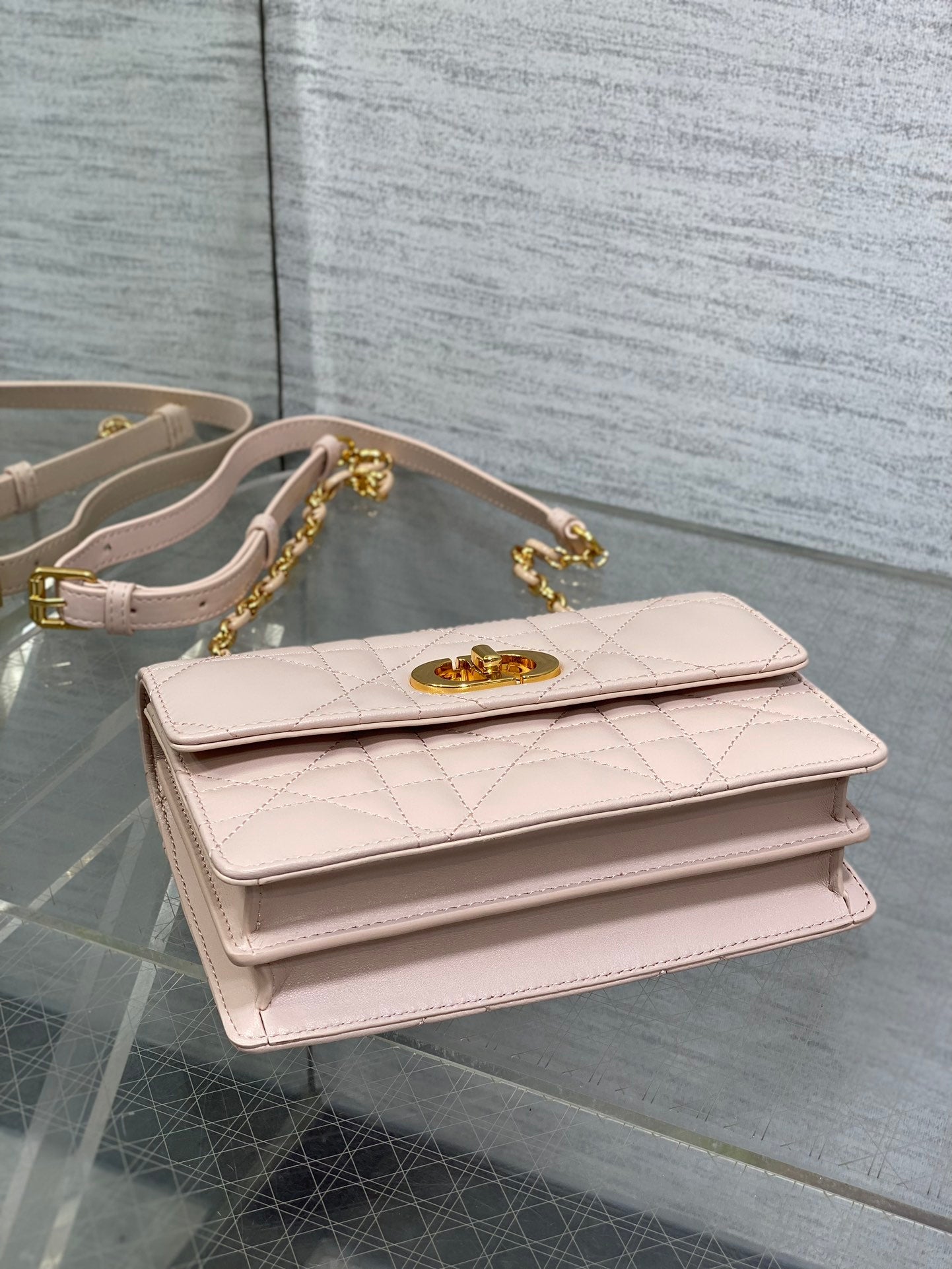 CD Miss Caro 17 Bag Pink Calfskin 226492