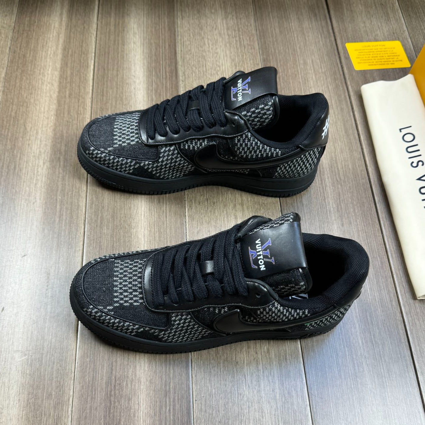 LV SNEAKER BLACK MIX WHITE CANVAS