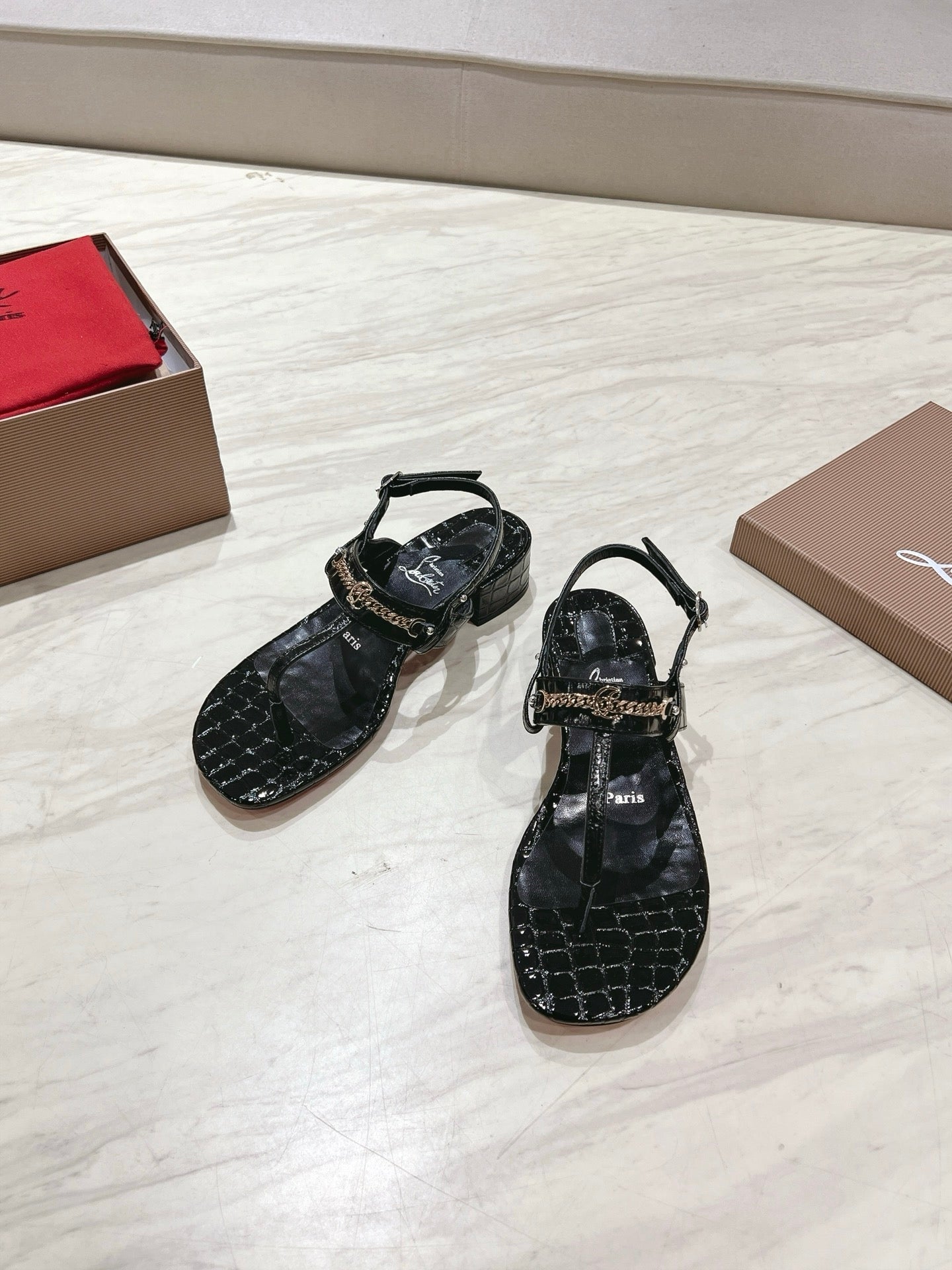 CL 25 Thong Sandal Calfskin 240498