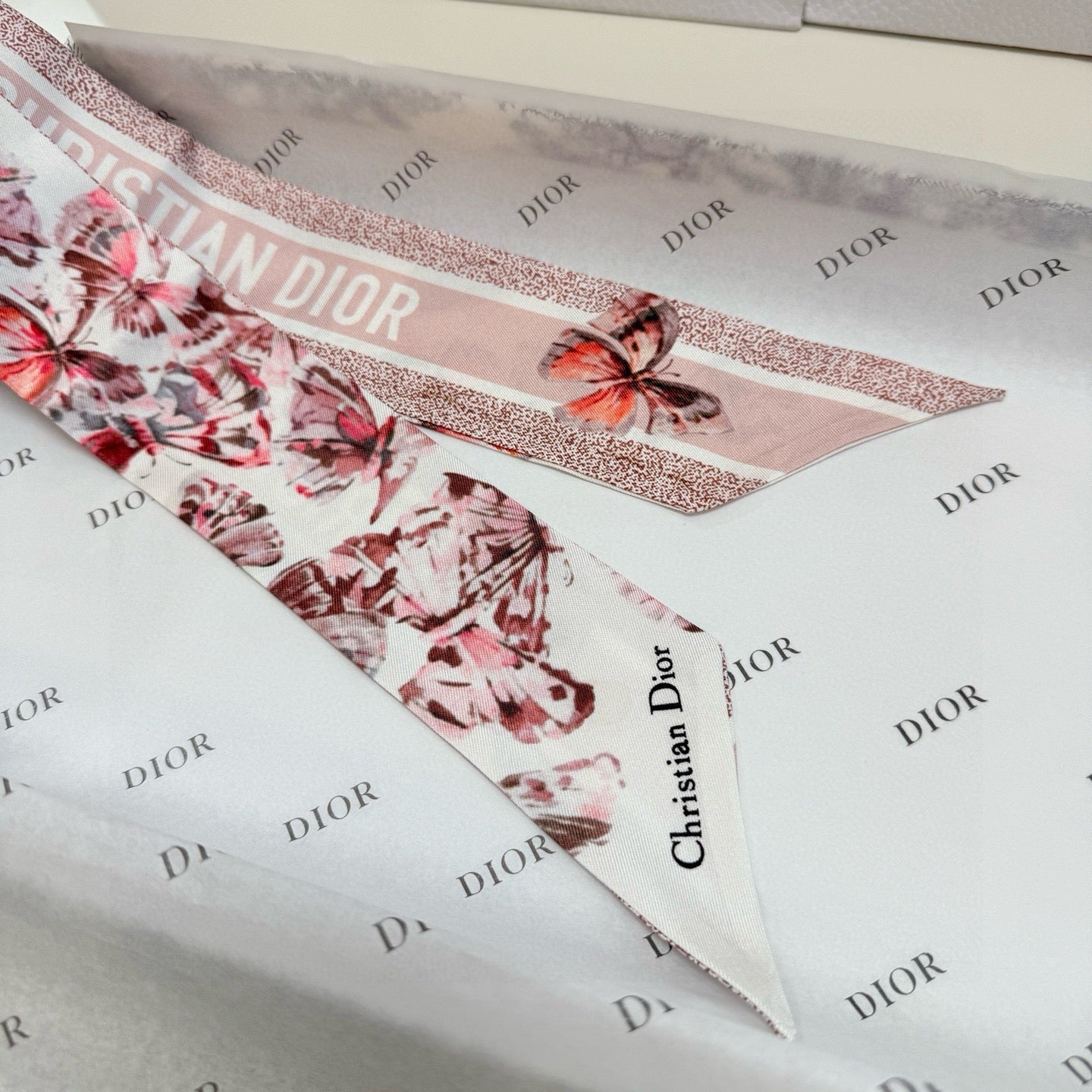 CD Twilly Mini Scarf 105cm Butterfly Light Pink Mulberry Silk 976488