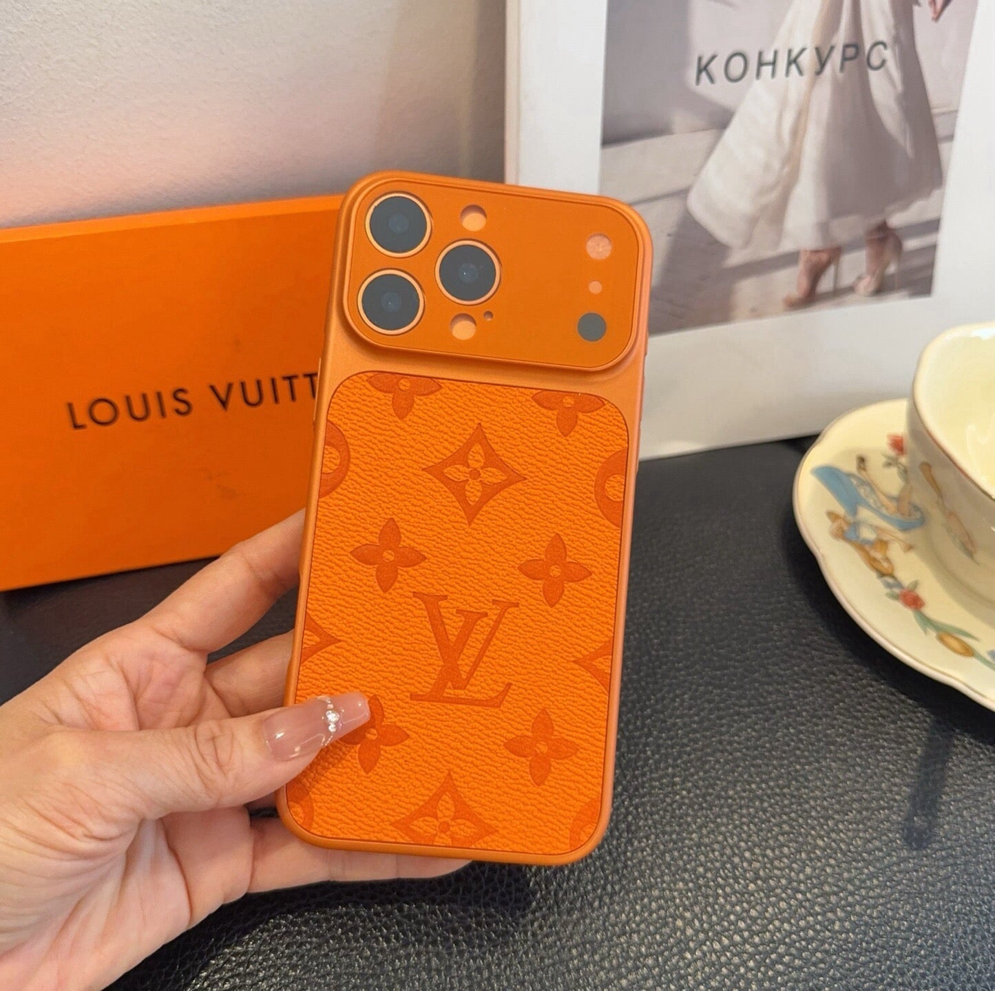 Louis Vuitton Monogram Instant Camera Phone Case 393909