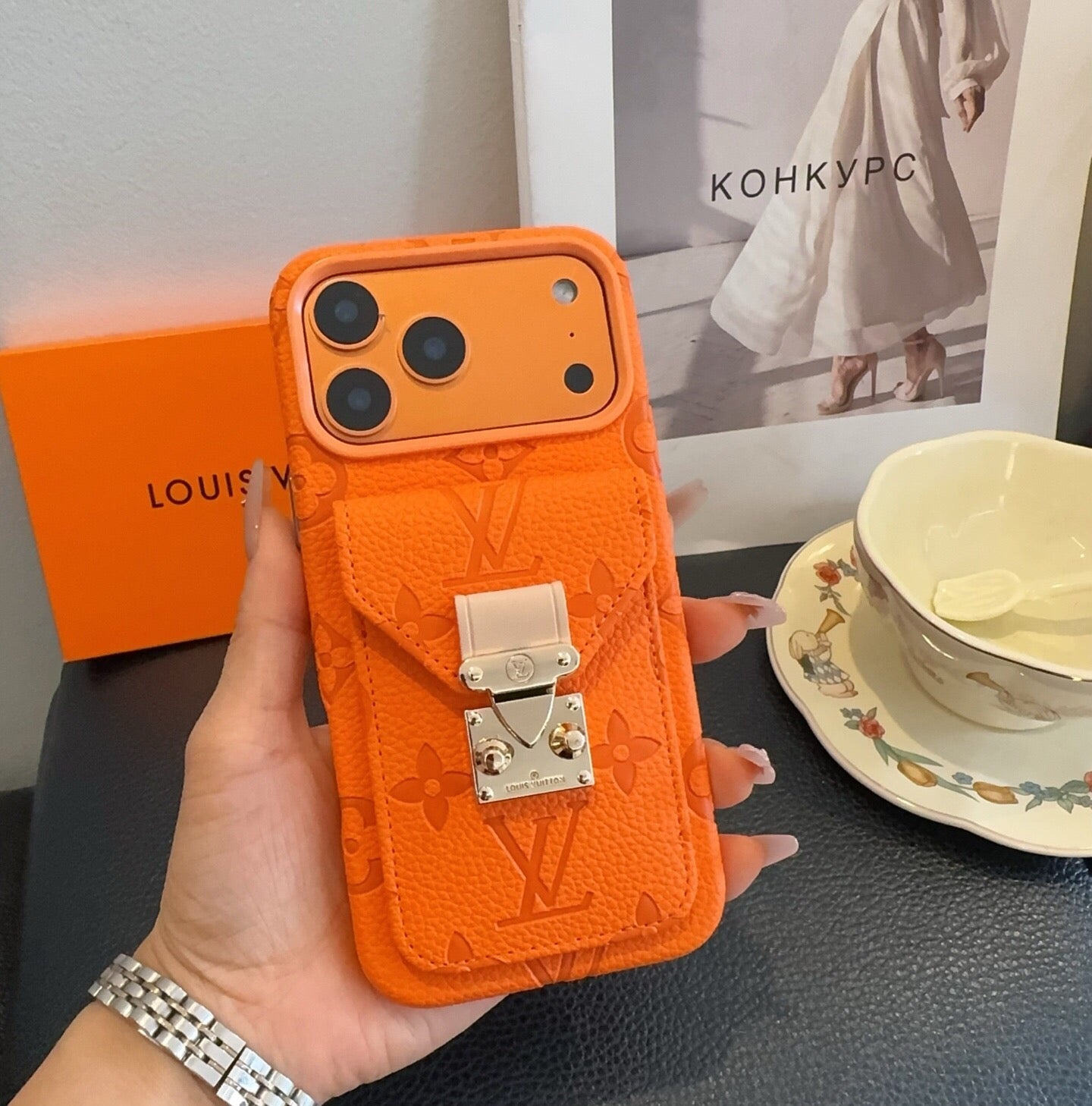 Louis Vuitton Monogram Card Holder Phone Case 400372