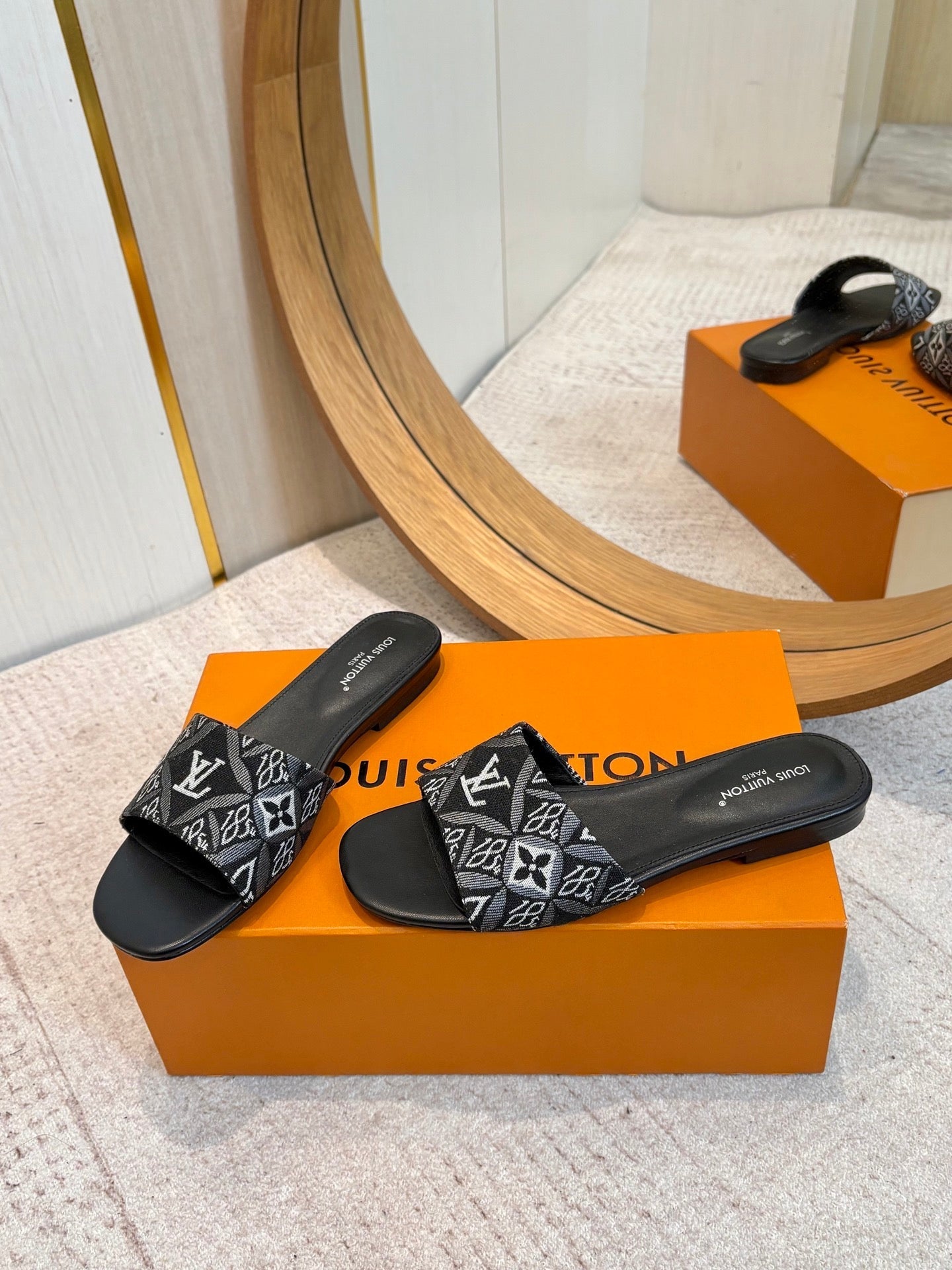 LV 26ss Slippers Black White Denim Leather 671237