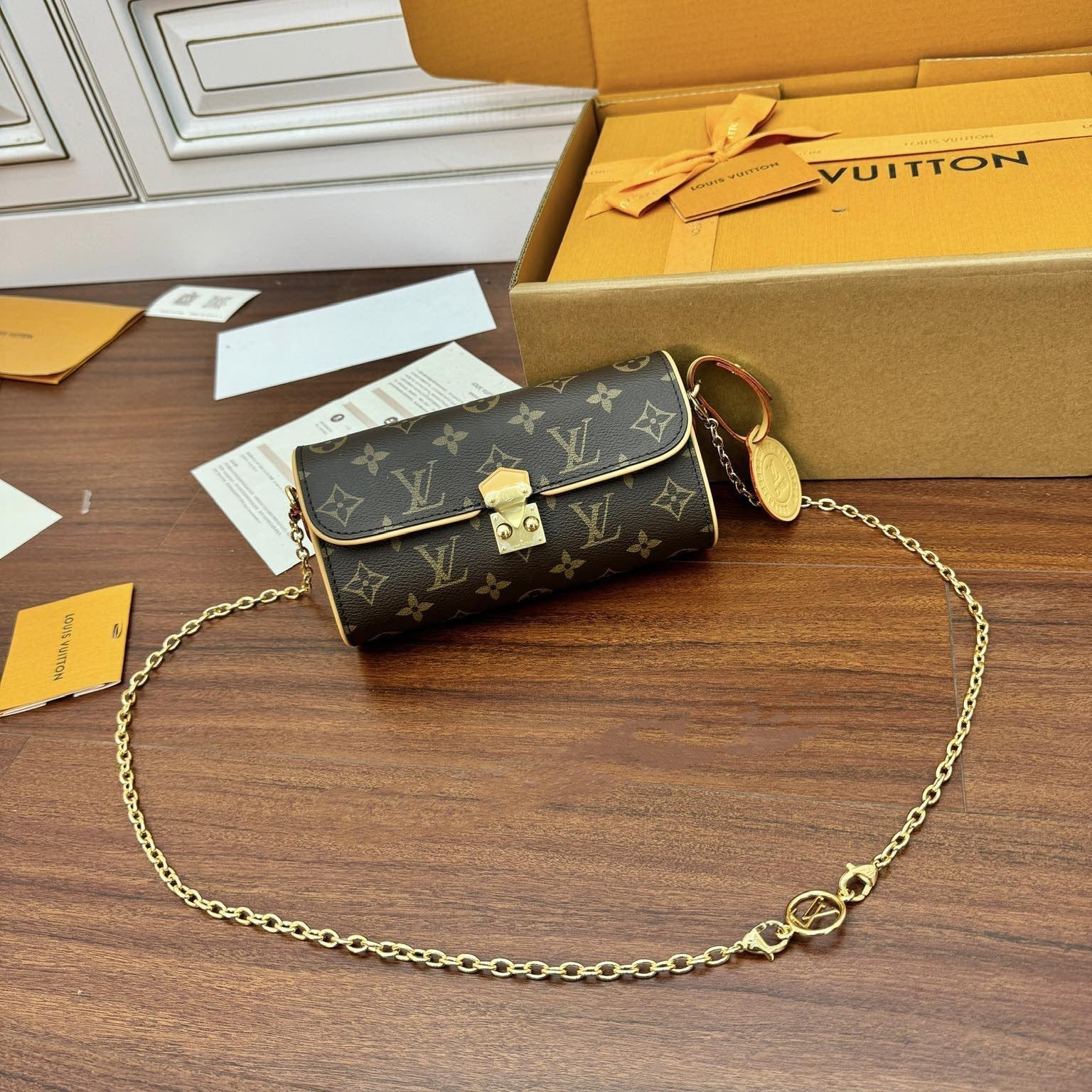 Shoulder Bags