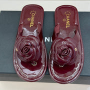 CC 26 Camellia Thong Sandal Burgundy Patent Leather 609992