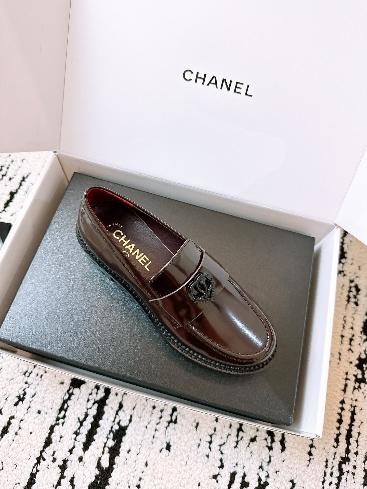 CC Moccasins 45mm In Burgundy Glossy Lambskin 144629
