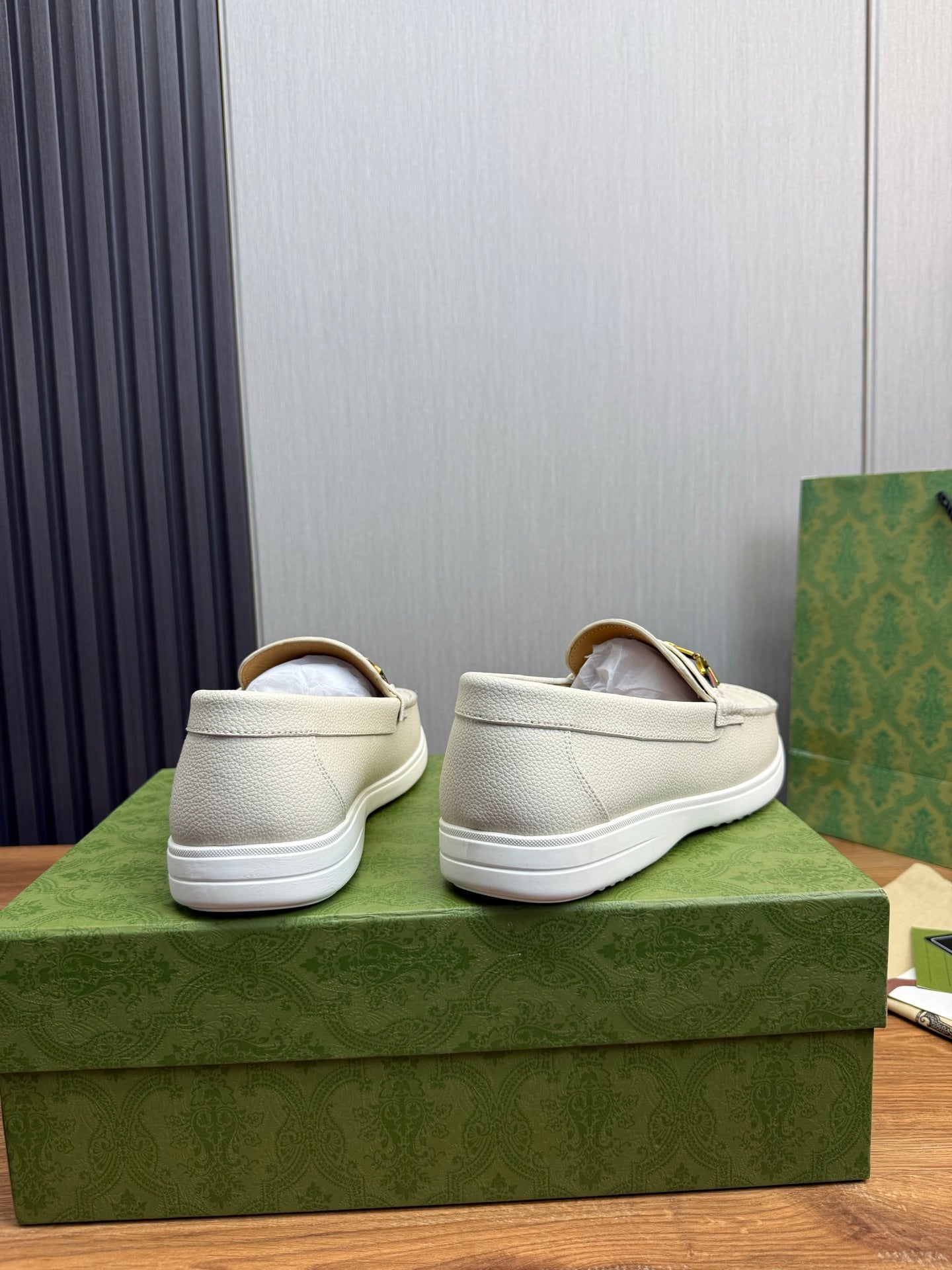 GG Men's Leather Loafers White Calfskin 587560