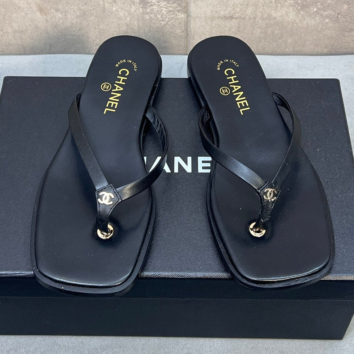 Chanel 2026 Flip-flop Sandal Black Cowhide 856669