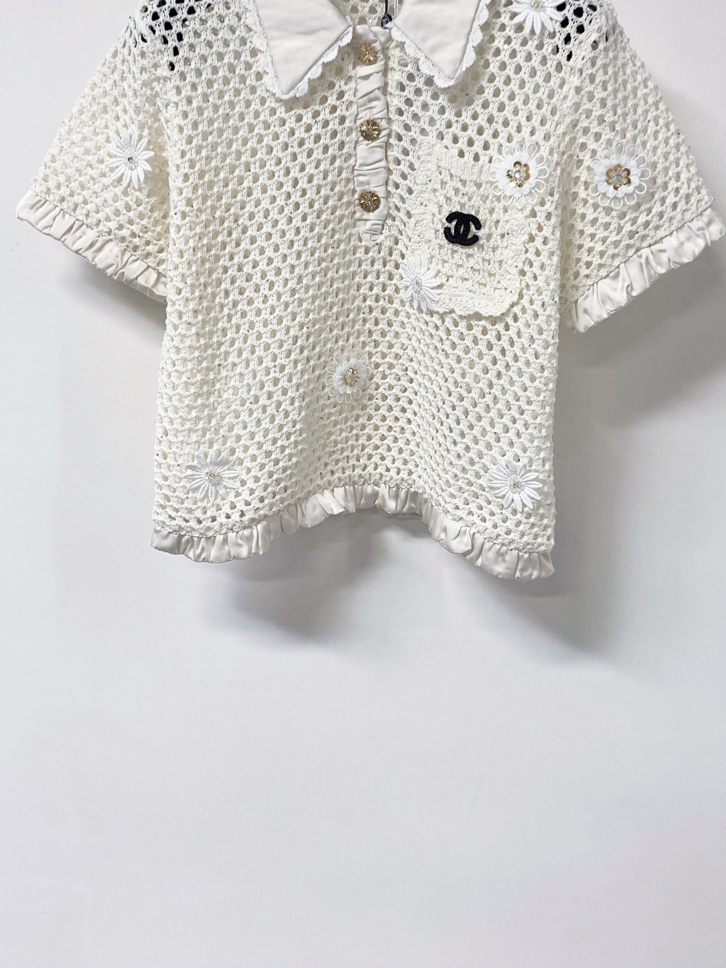 Chanel 2026 Daisy Pattern Knit Short-Sleeve Shirt White Wool 673370