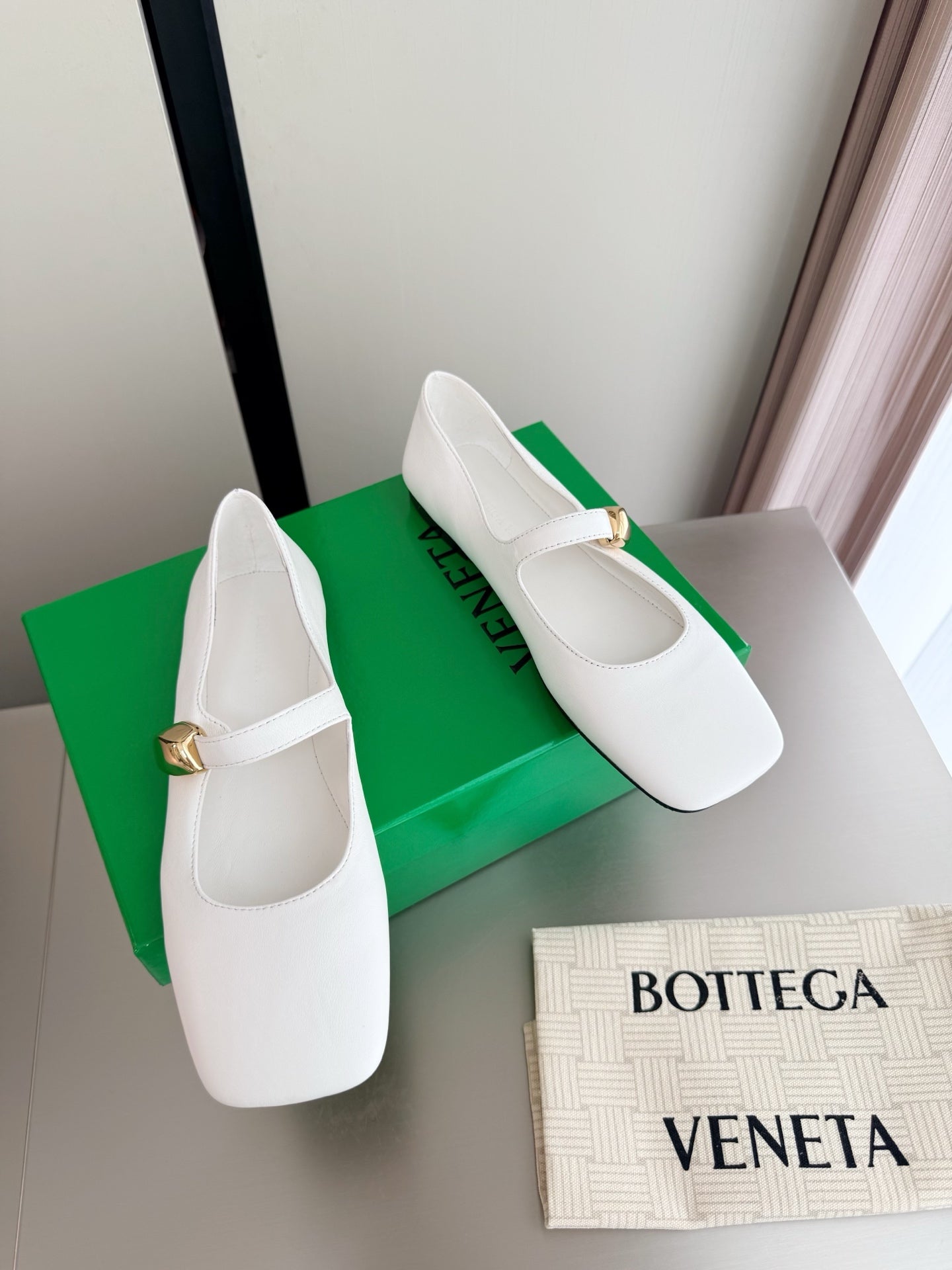 Bottega Veneta 2026 Ballet Flat White Gold Lambskin 743752