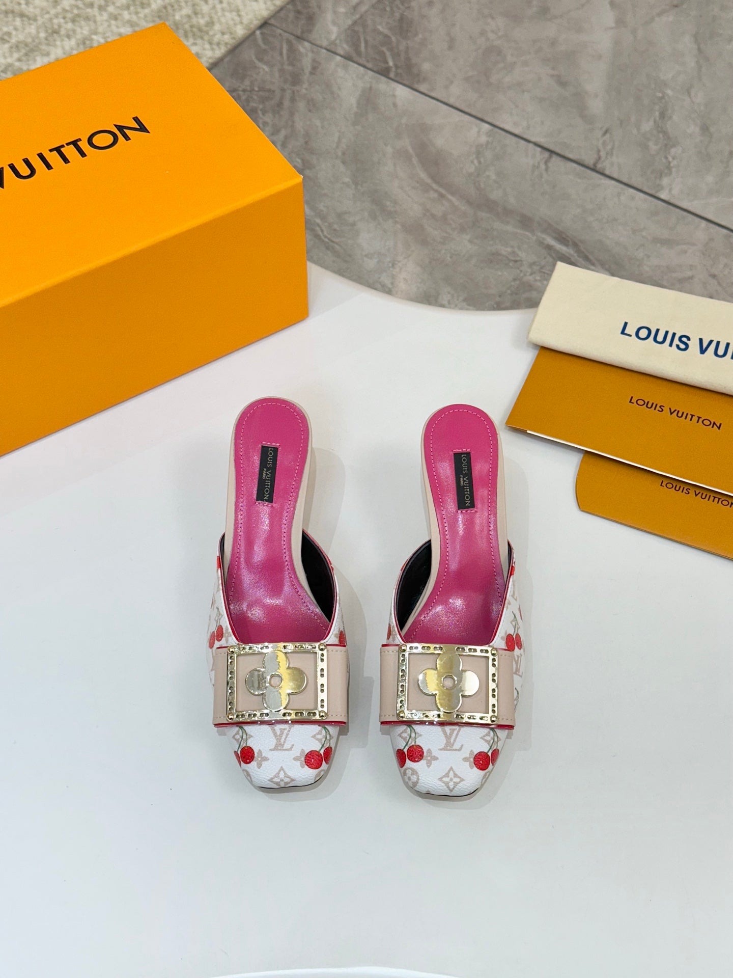 LV 26ss High-Heeled Mules 60 White Pink Cherry Monogram Cowhide 664887