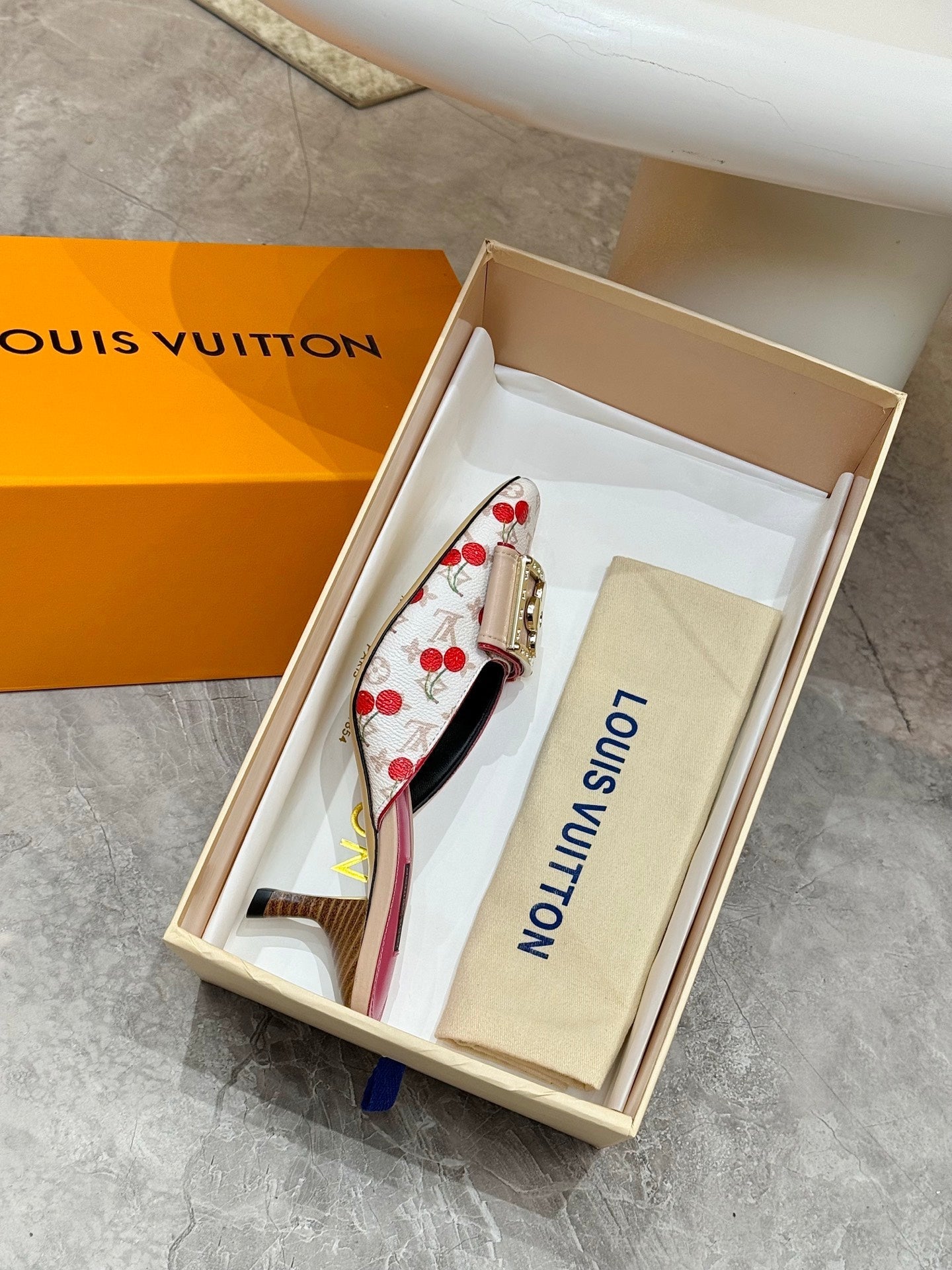 LV 26ss High-Heeled Mules 60 White Pink Cherry Monogram Cowhide 664887