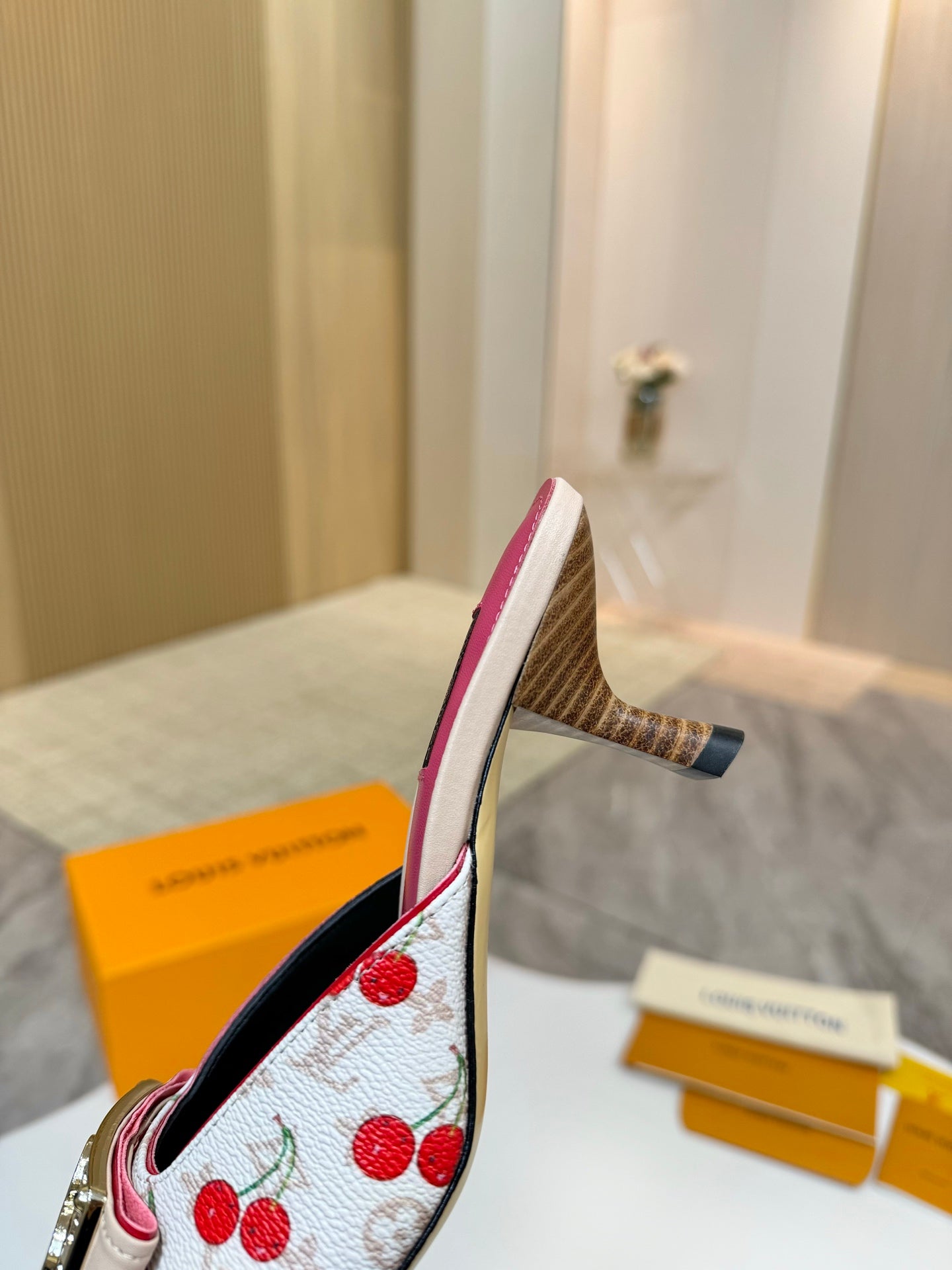 LV 26ss High-Heeled Mules 60 White Pink Cherry Monogram Cowhide 664887