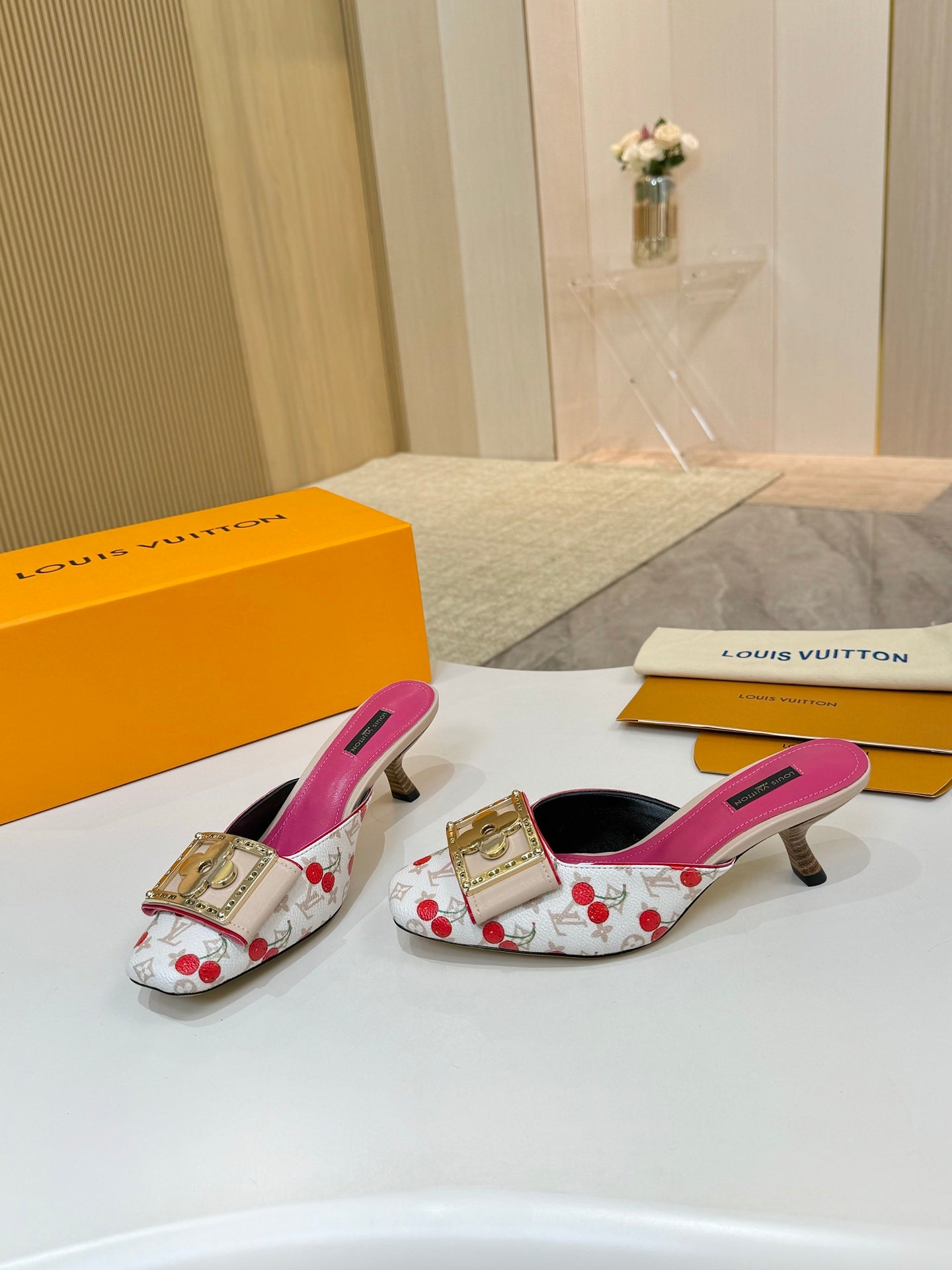 LV 26ss High-Heeled Mules 60 White Pink Cherry Monogram Cowhide 664887